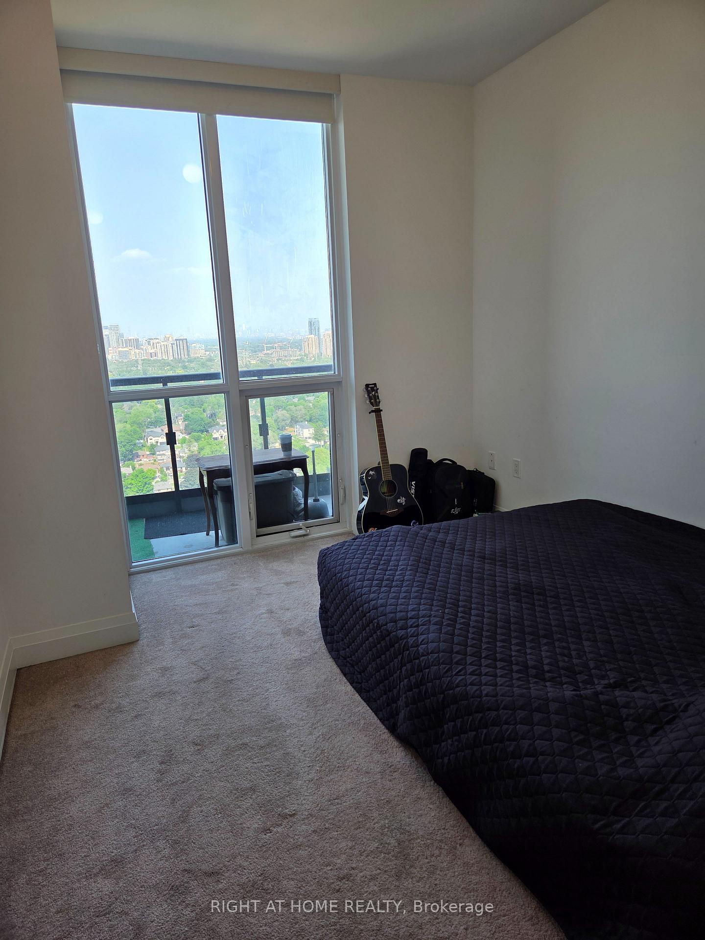 2 Bedrooms Condo at 9 Valhalla Inn, Toronto For sale