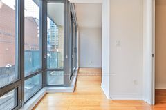 18 Yorkville Avenue 318