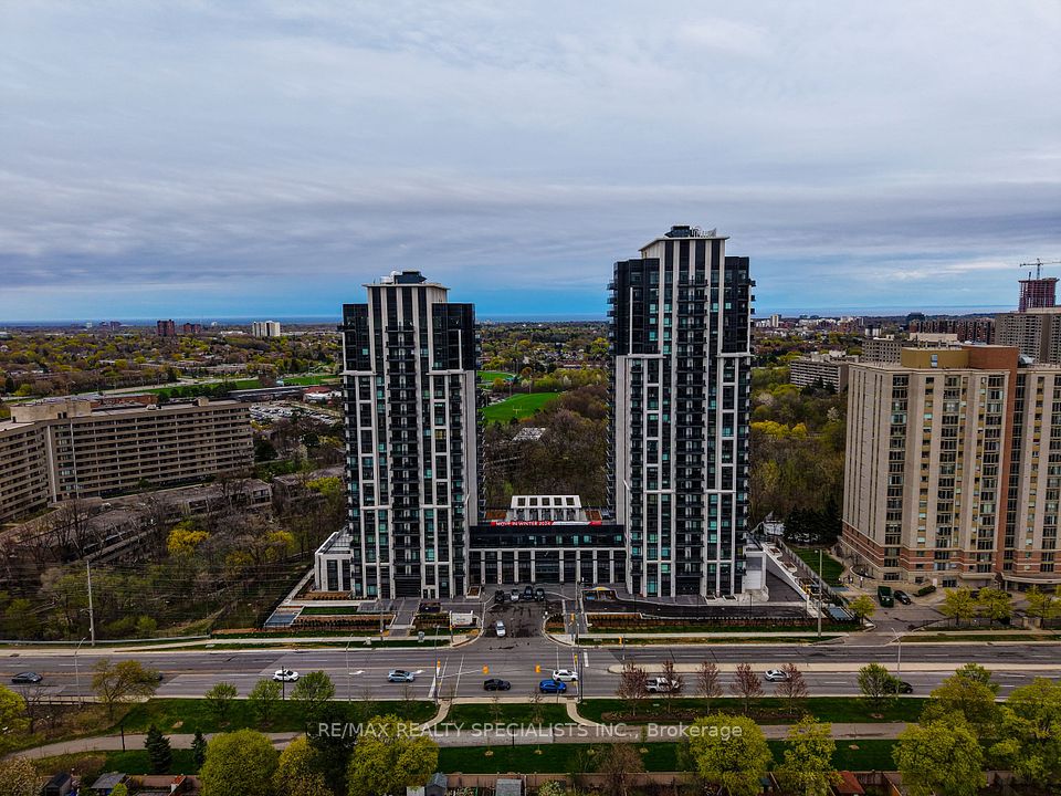 202 Burnhamthorpe