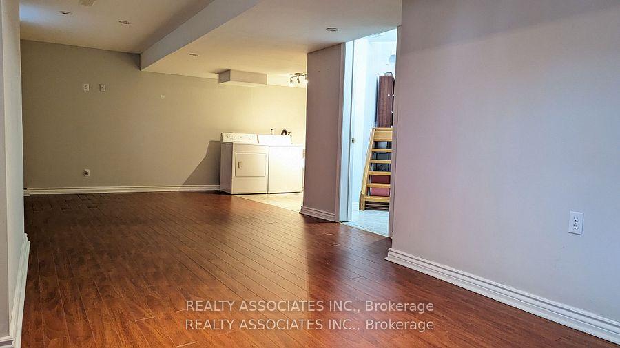 3 Bedrooms Condo at 199 Hillcrest,  Mississauga For sale