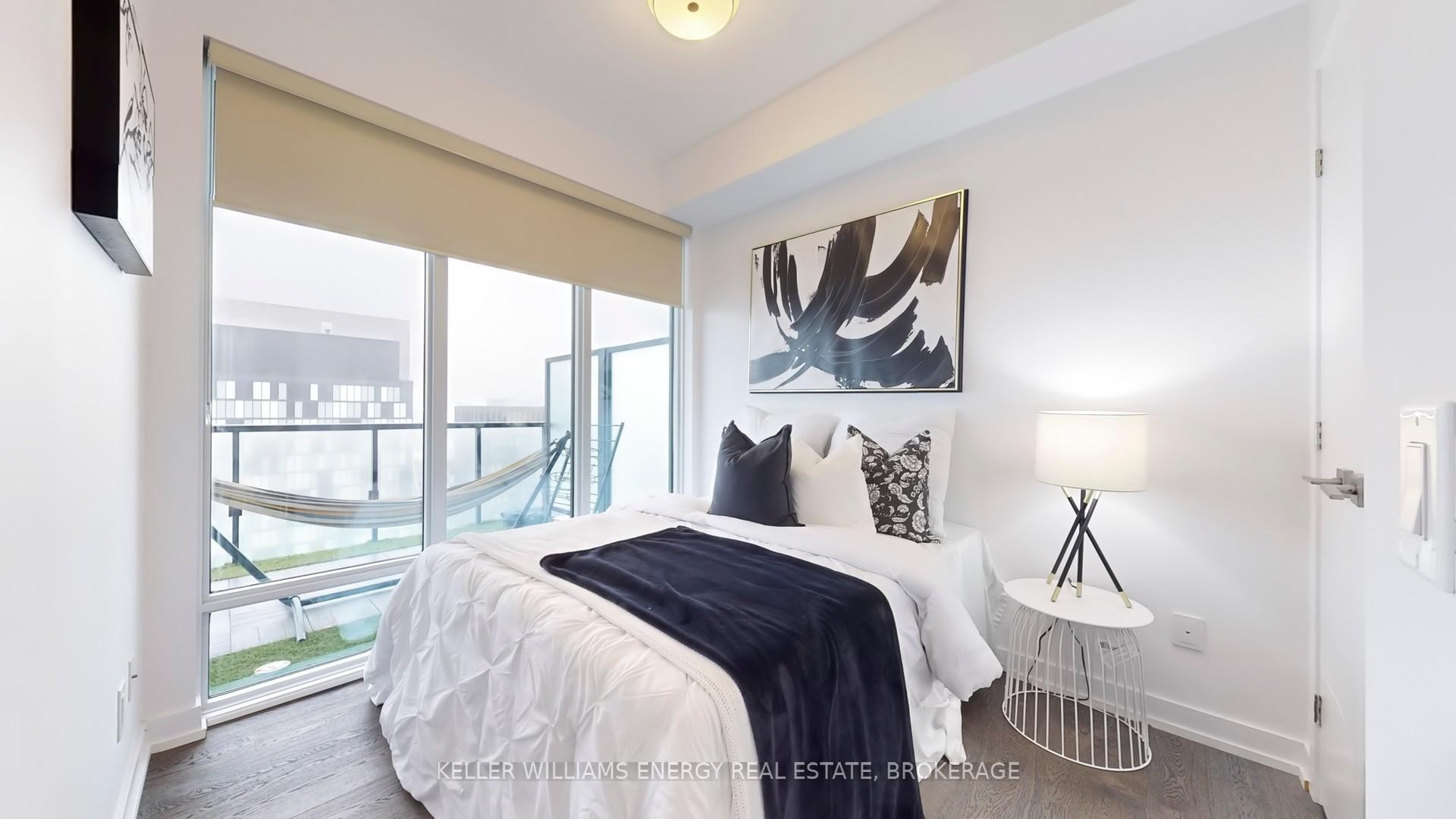 3 Bedrooms Condo at 488 University, Toronto For sale