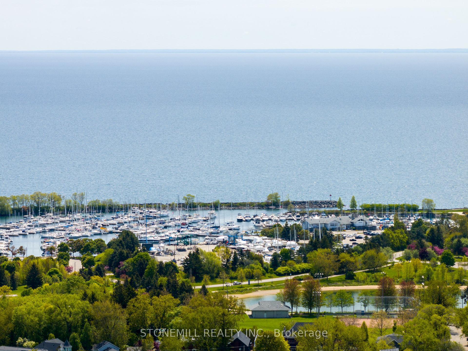 2 Bedrooms Condo at 1150 Parkwest, Mississauga For sale