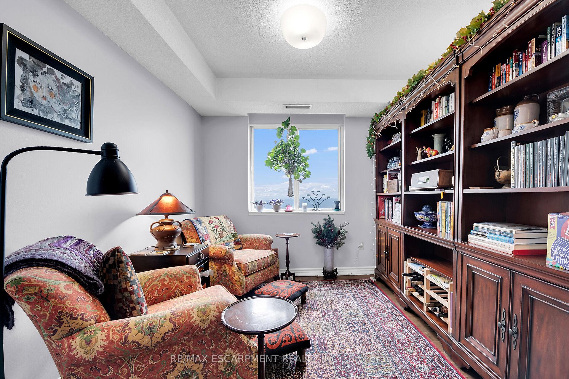 3 Bedrooms Condo at 301 Frances, Hamilton For sale