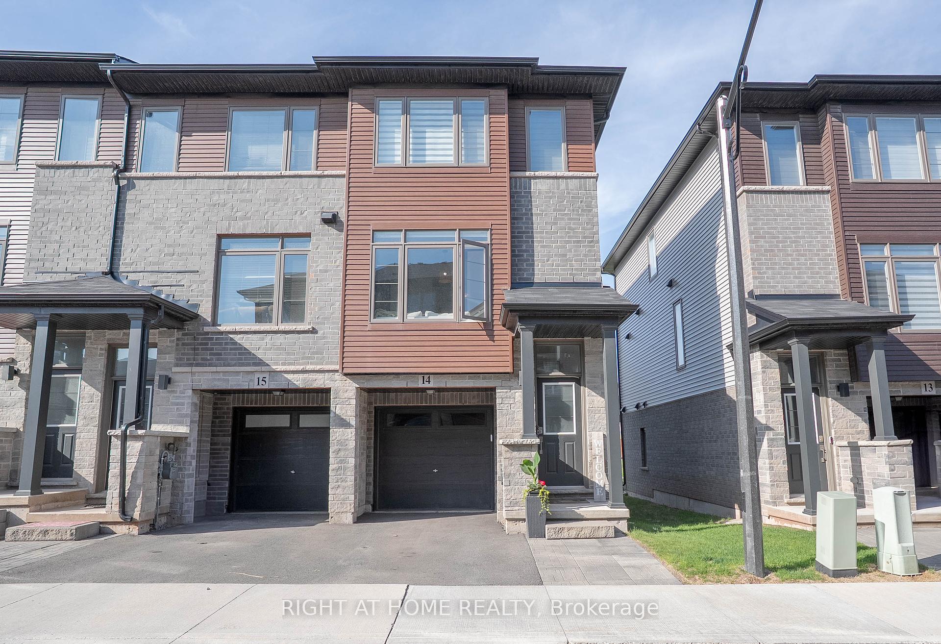 3 Bedrooms Condo at 575 Woodward, Hamilton For sale