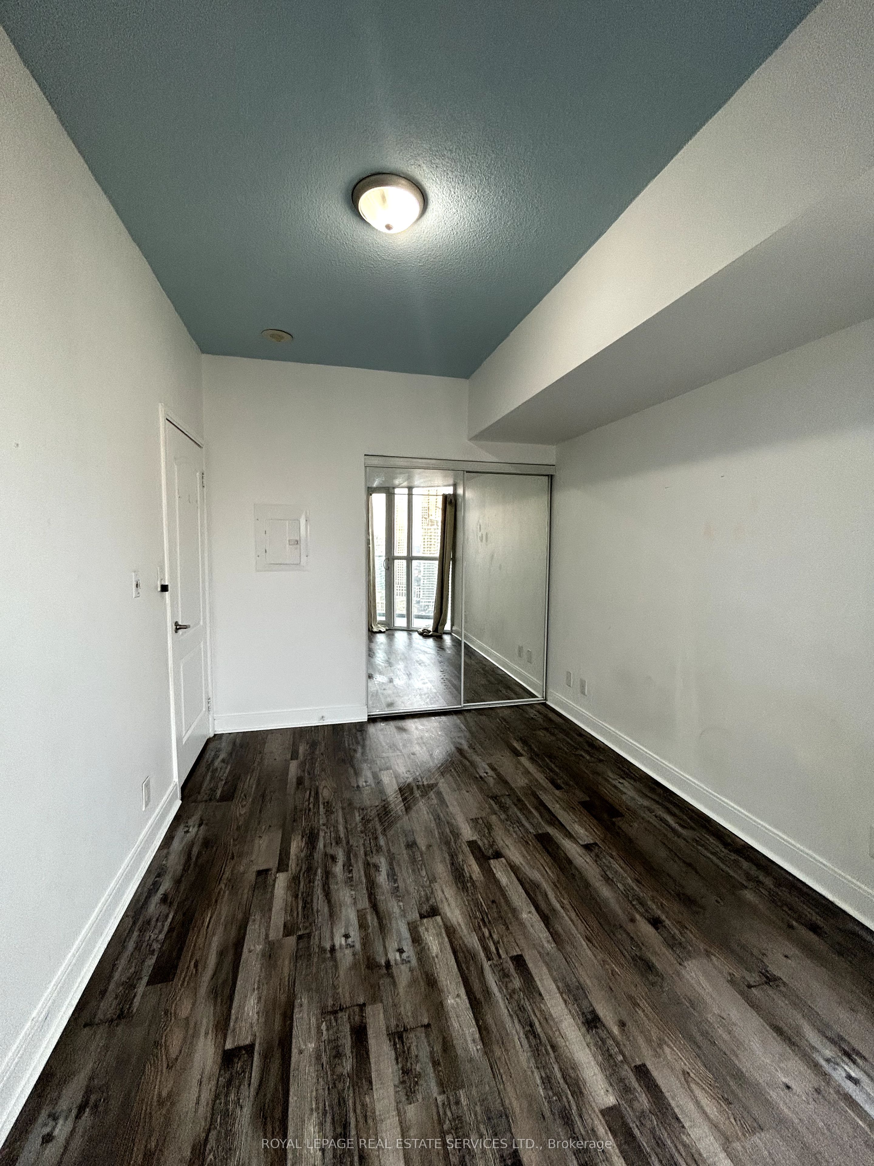 60 Absolute Avenue, #2202