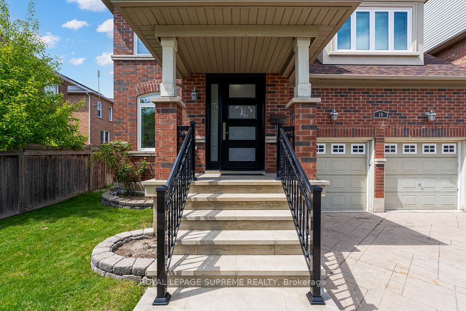 10 Sergio Marchi Street, Toronto, ON M3L 0B6