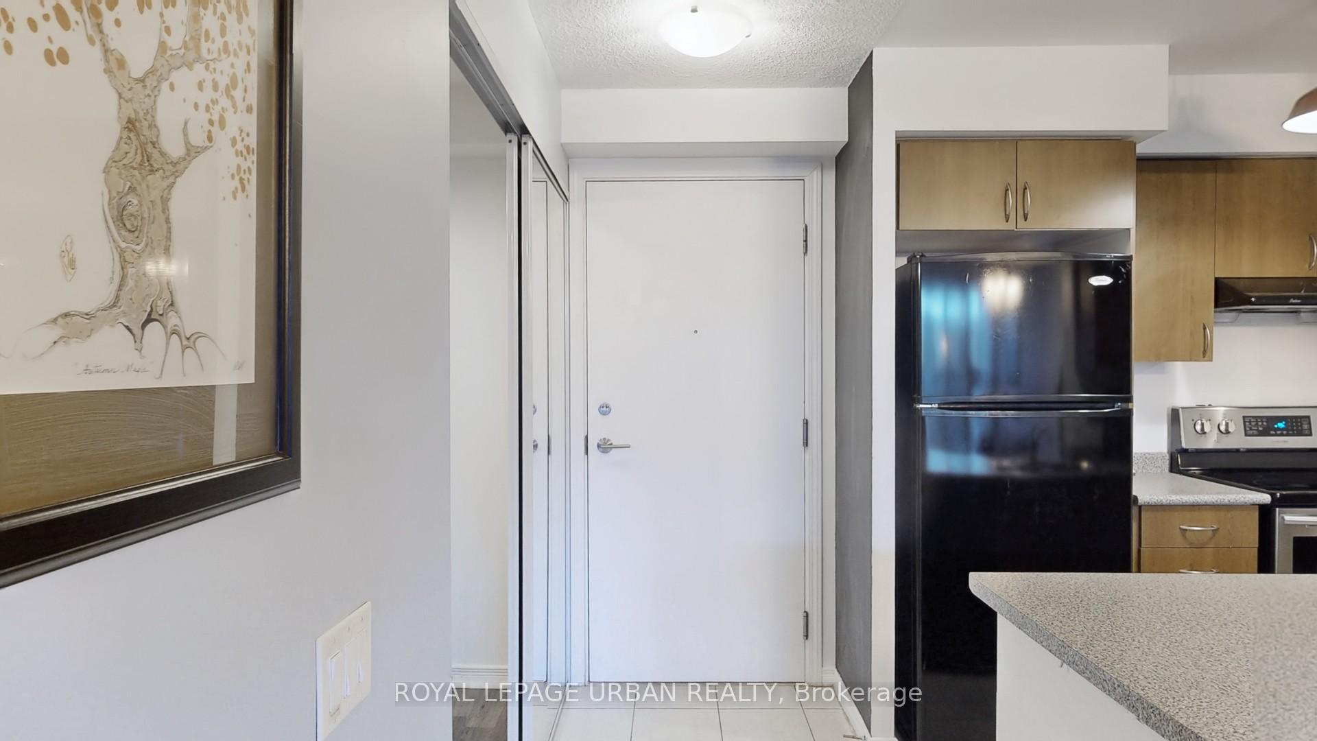2 Bedrooms Condo at 60 Heintzman, Toronto For sale