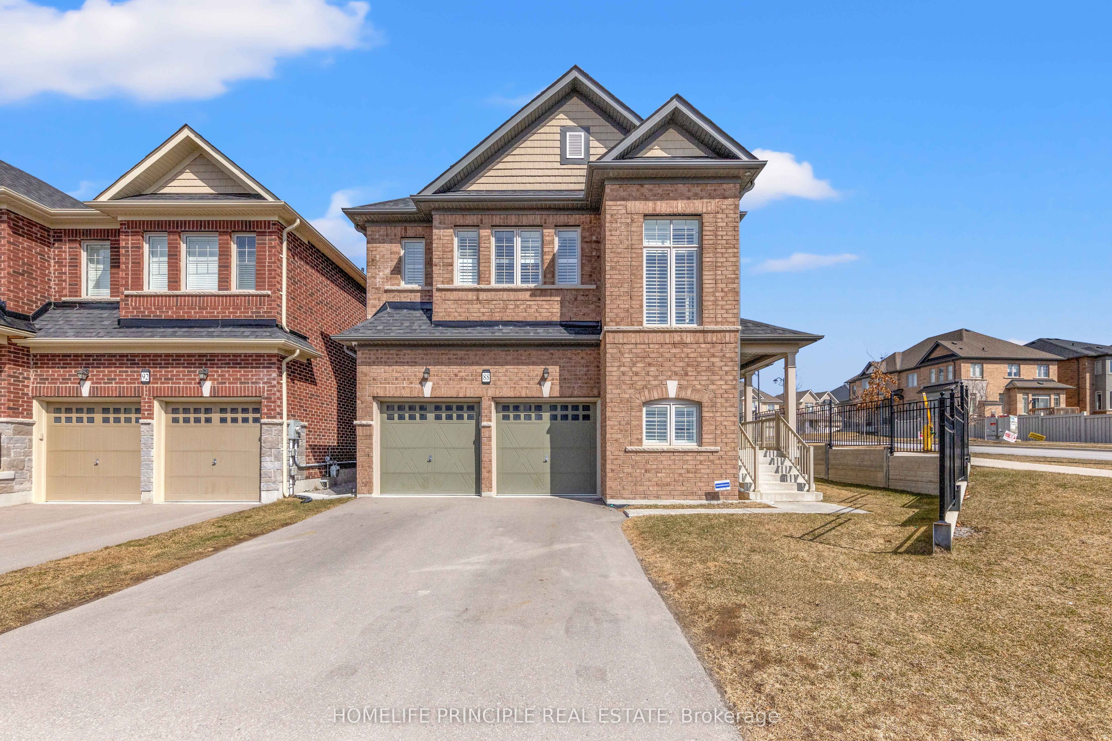 88 Ben Sinclair Avenue, East Gwillimbury Queensville