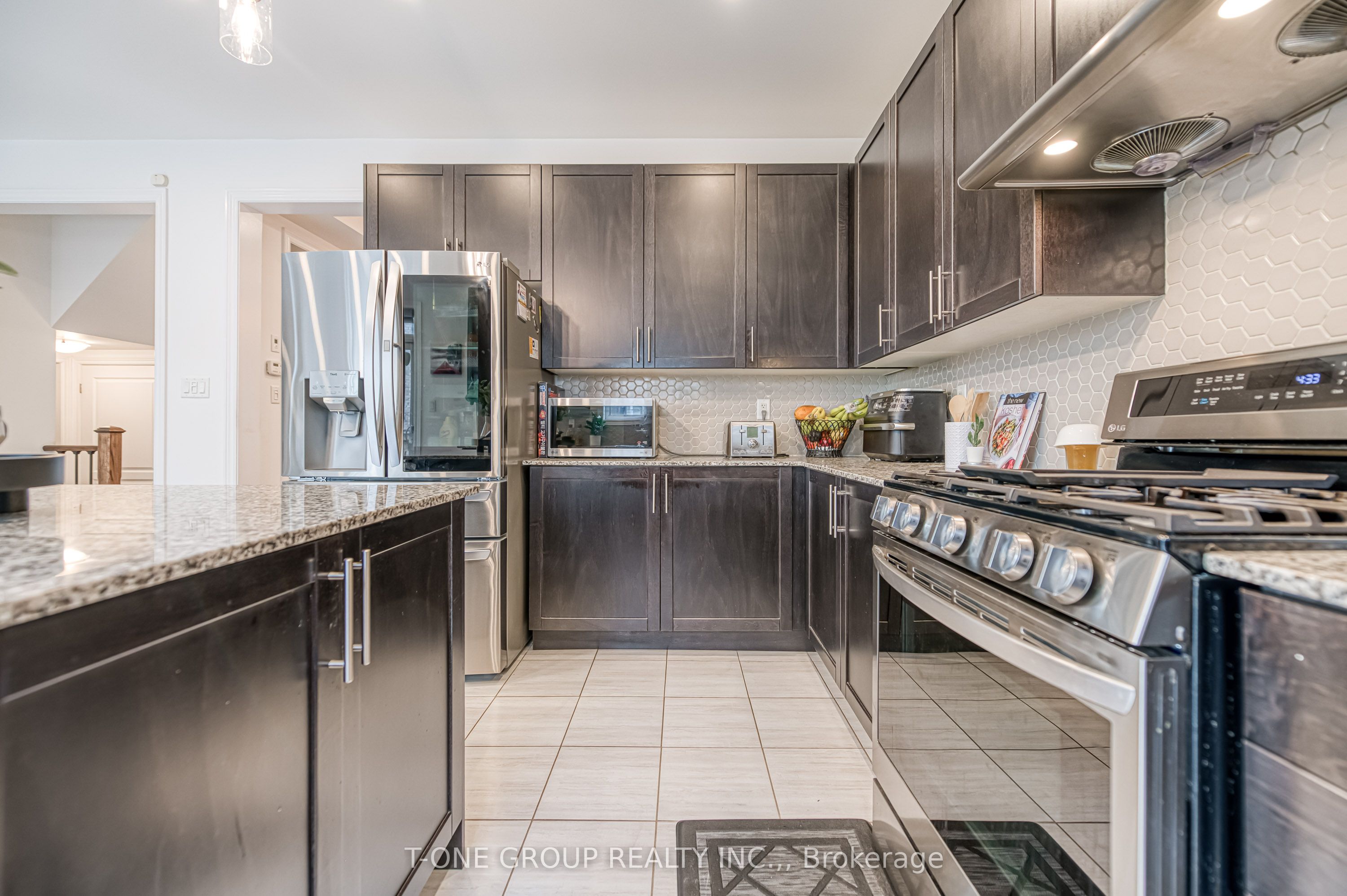 33 Ezra Crescent, Brampton, ON L7A 5A6