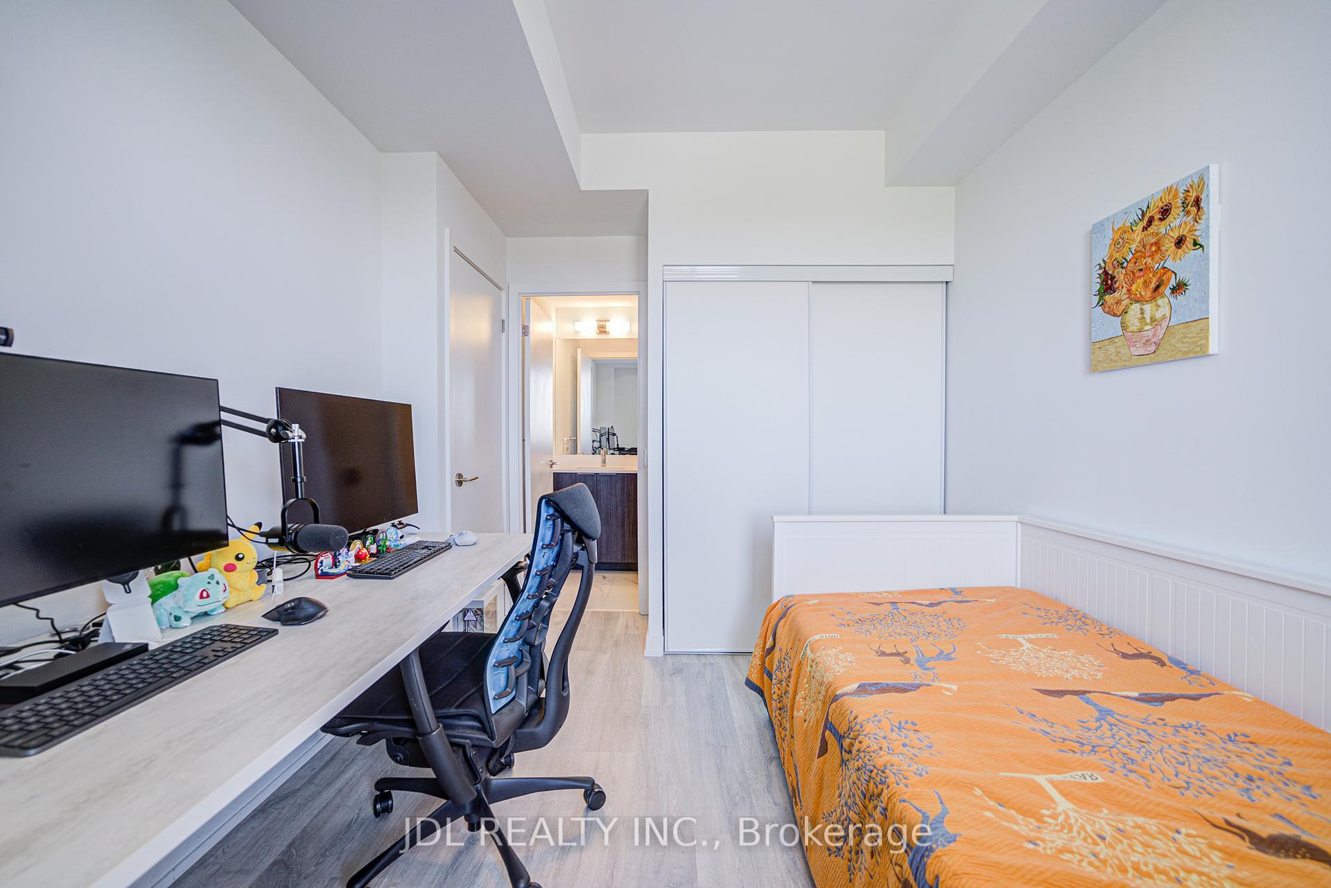 2 Bedrooms Condo at 8 Olympic Garden, Toronto For sale