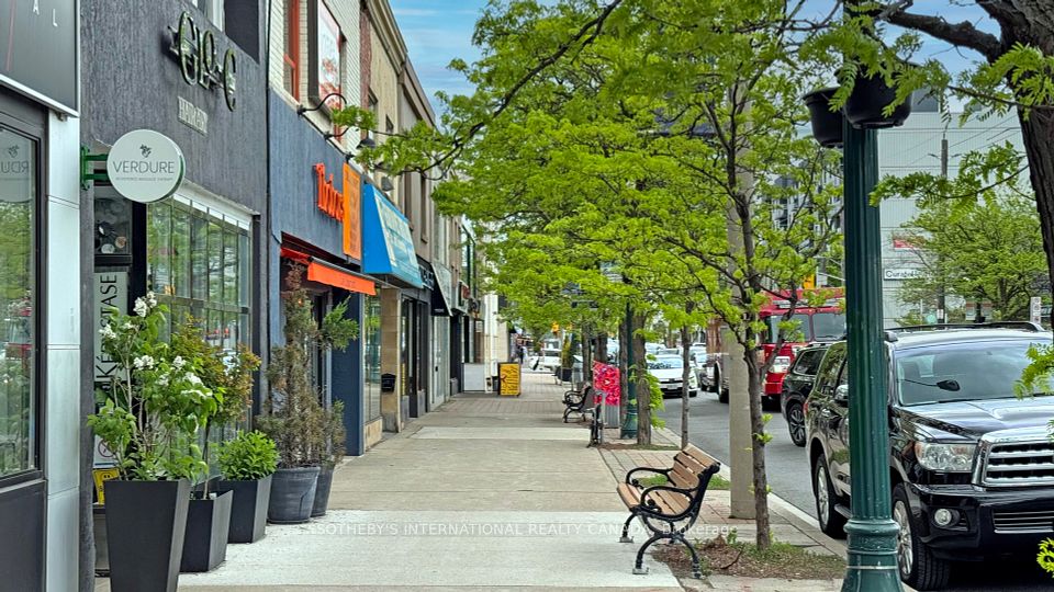 1172 Eglinton