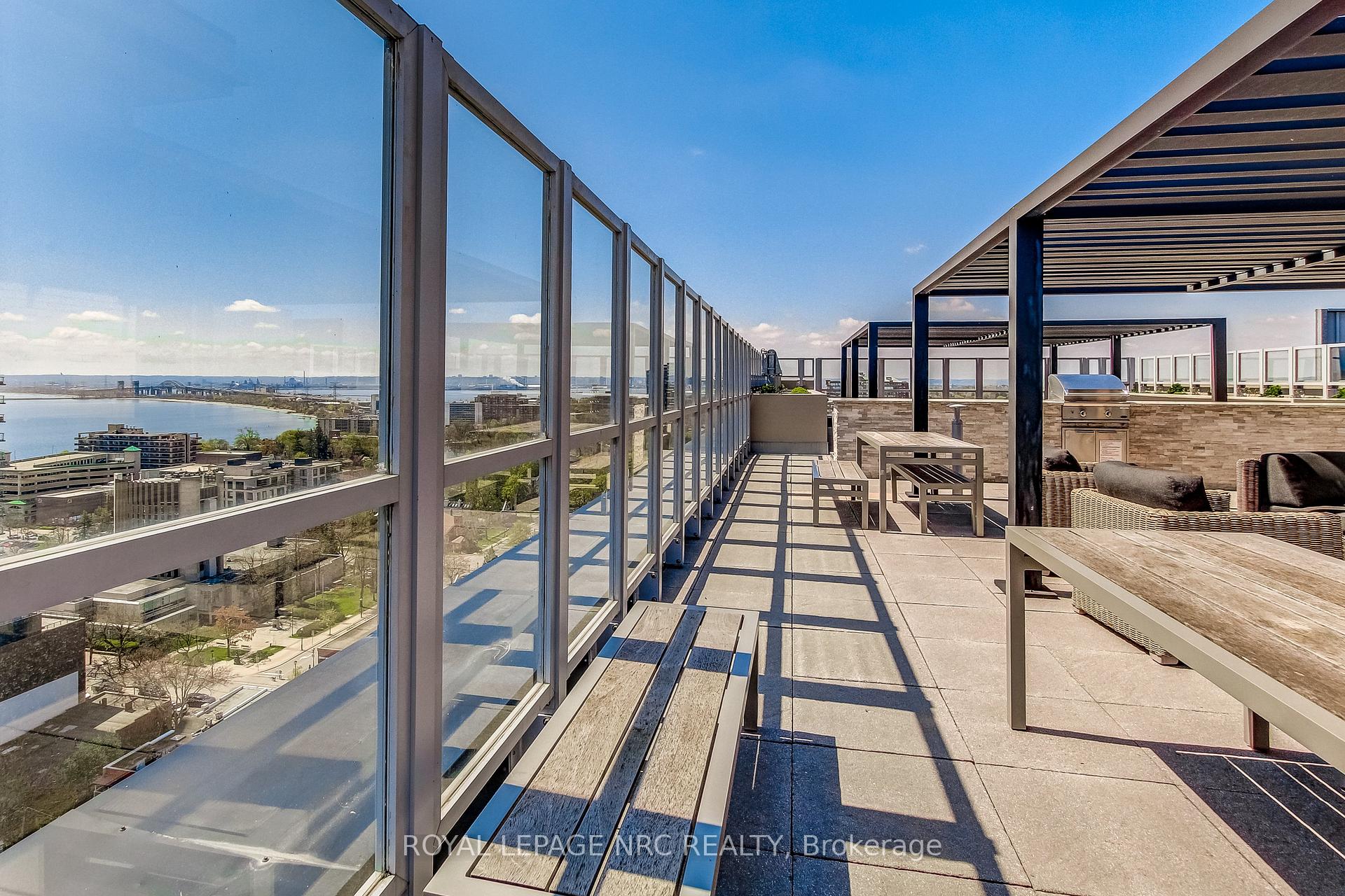 2 Bedrooms Condo at 2025 Maria, Burlington For sale