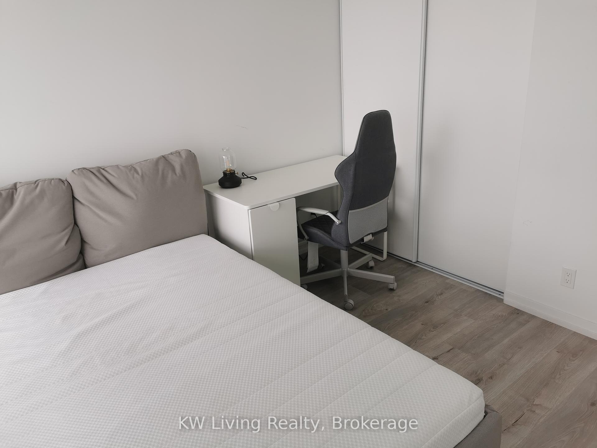 1 Bedroom Condo at 1000 Portage,  Vaughan For sale
