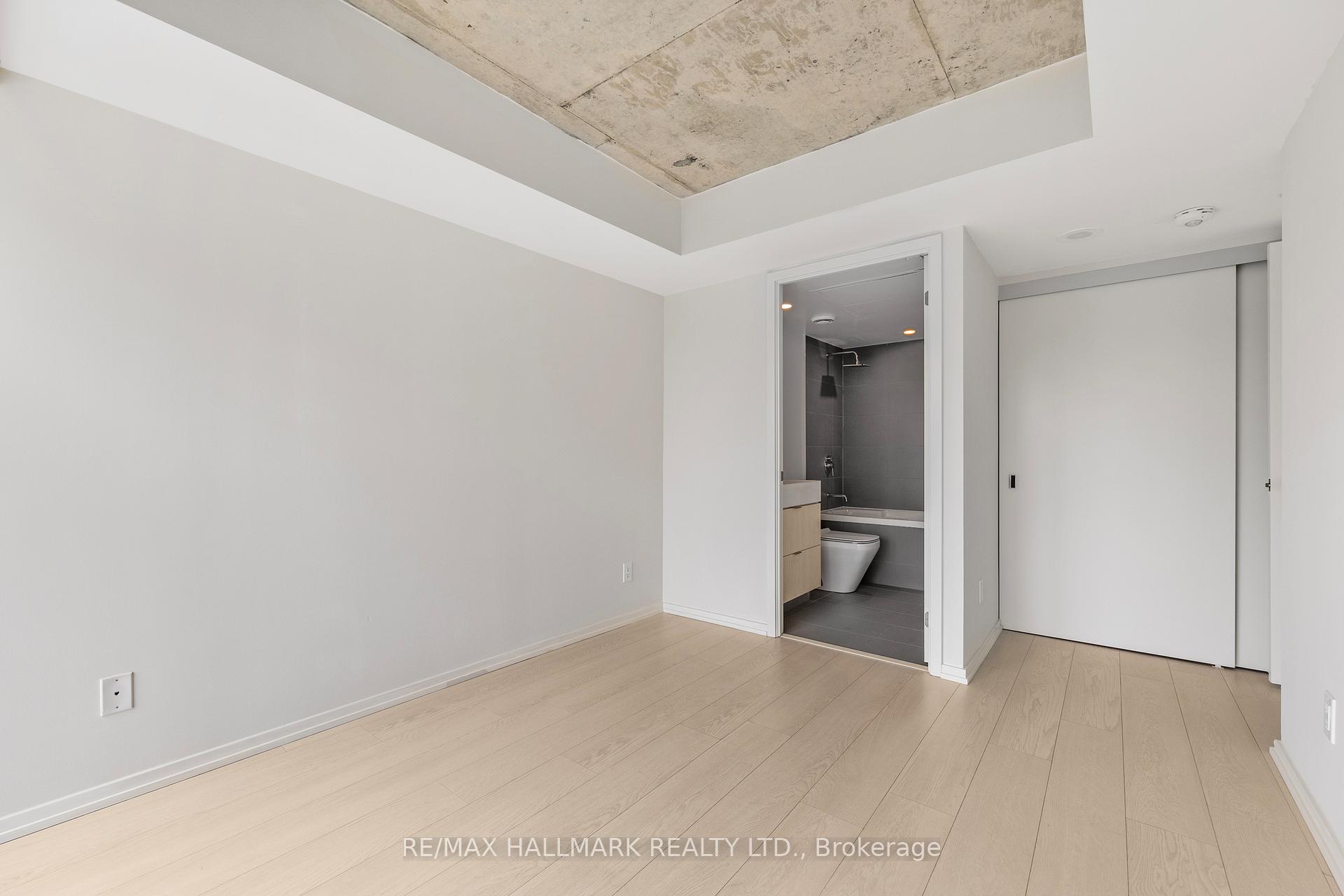 2 Bedrooms Condo at 5 Soudan, Toronto For sale