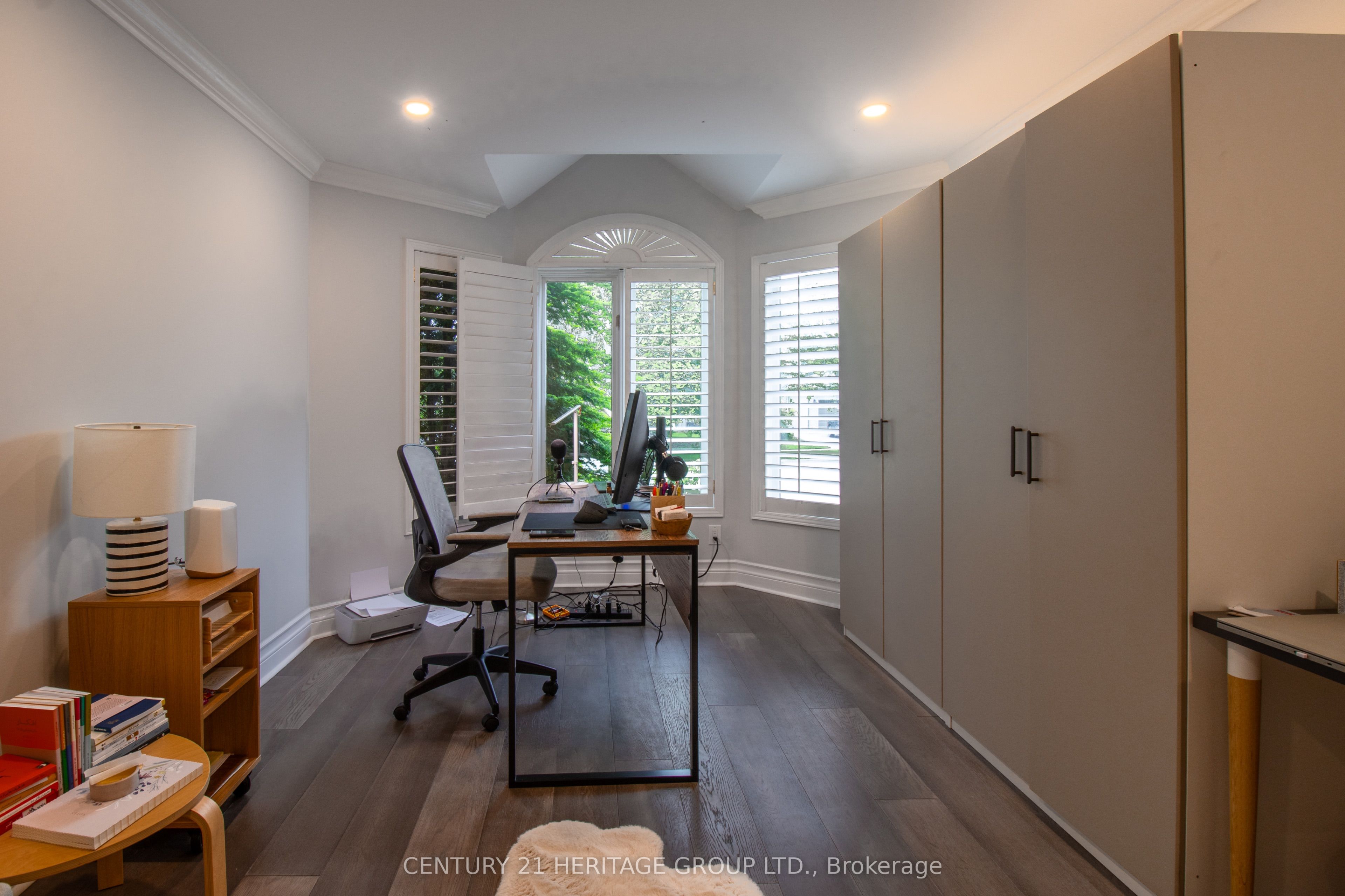27 Charing Crescent