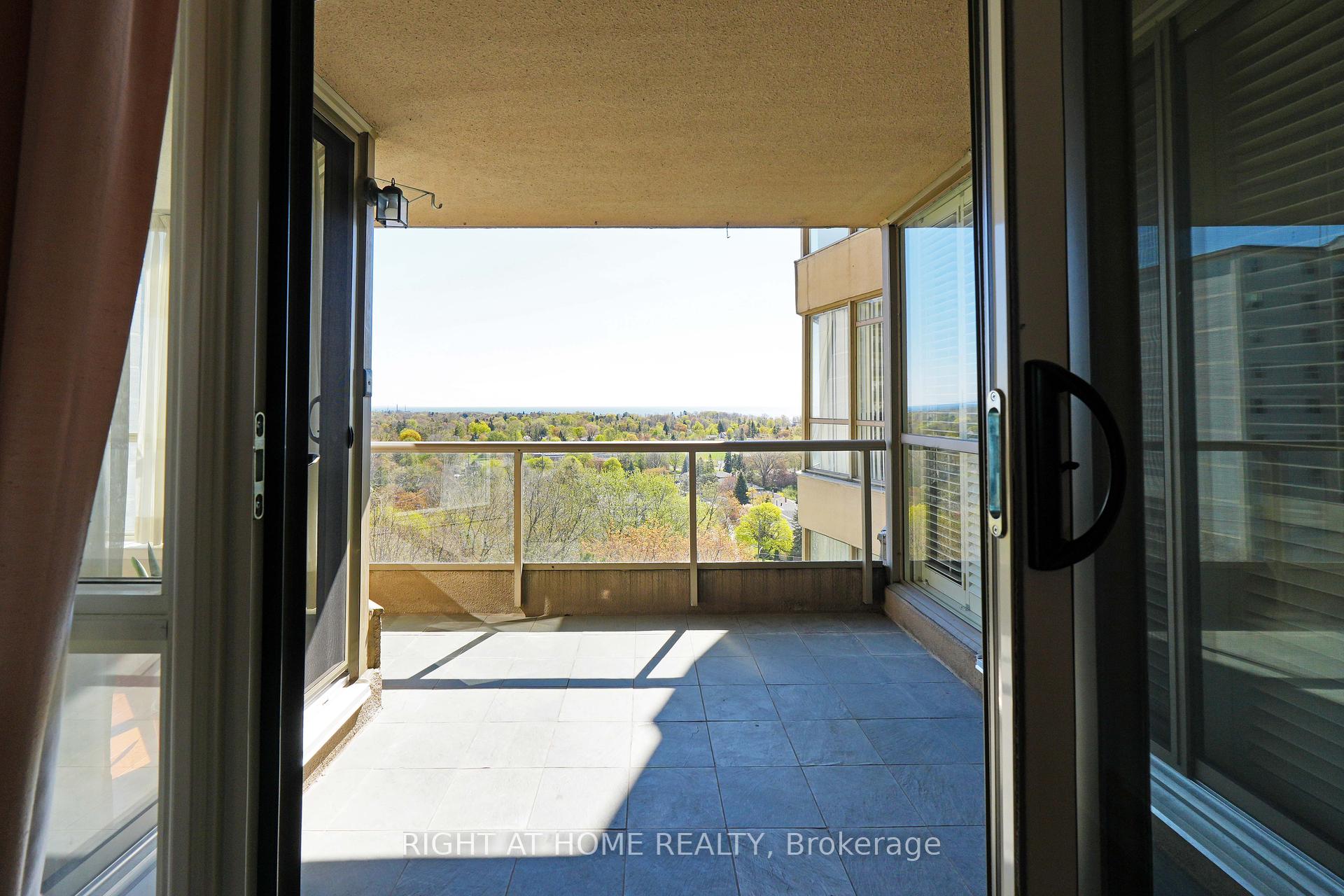 3 Bedrooms Condo at 20 Guildwood, Toronto For sale