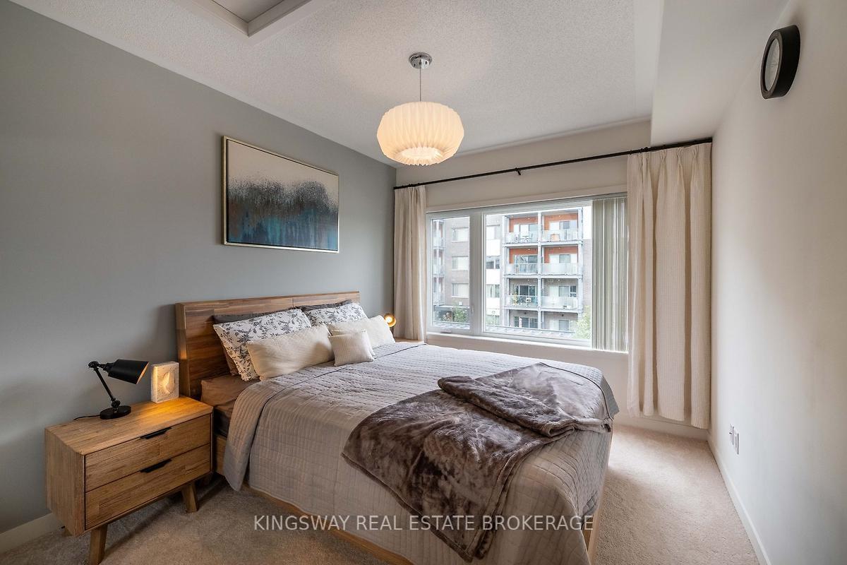 3 Bedrooms Condo at 70 Orchid Place,  Toronto For sale