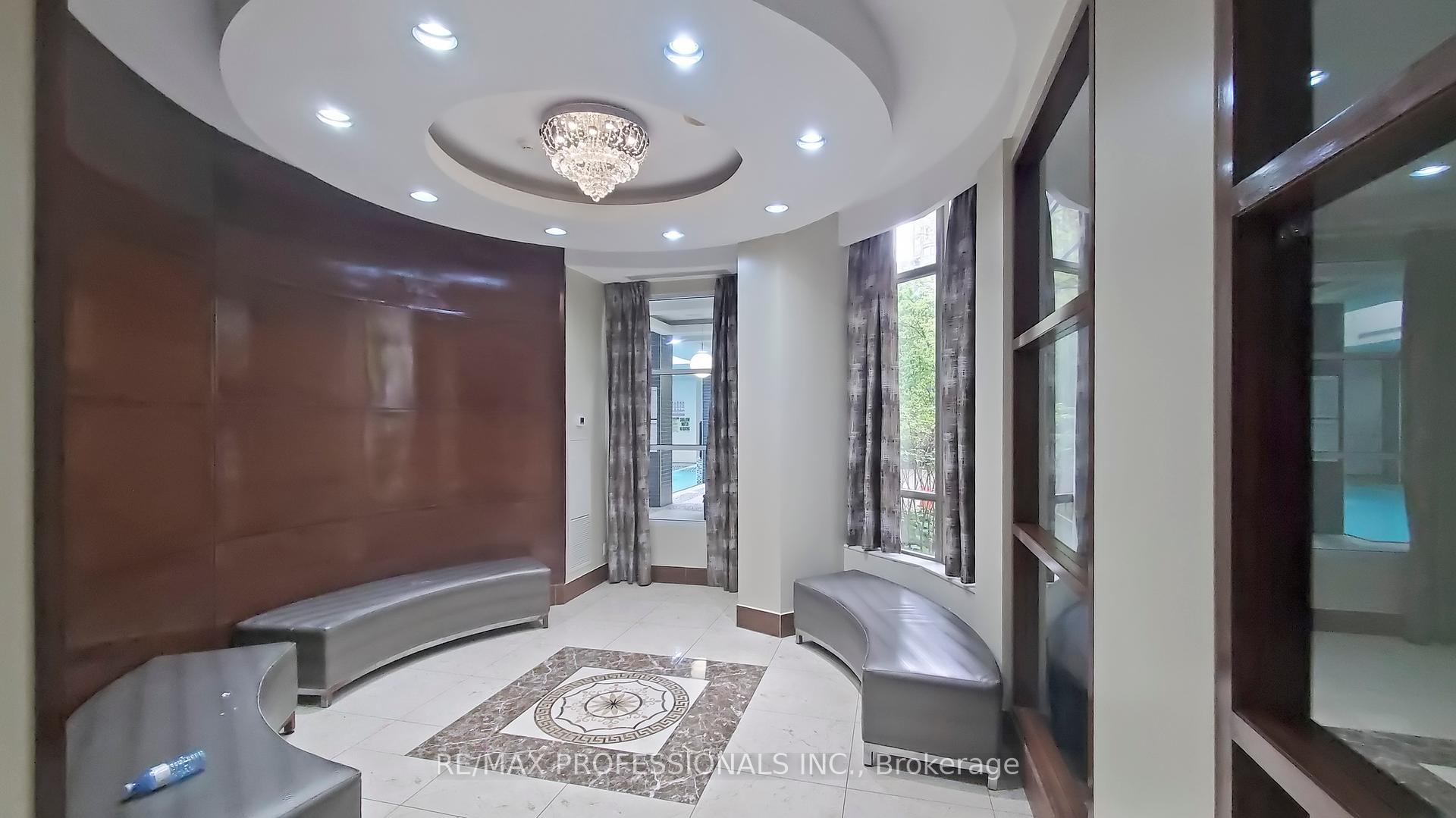 2 Bedrooms Co-op at 310 Burnhamthorpe, Mississauga For sale
