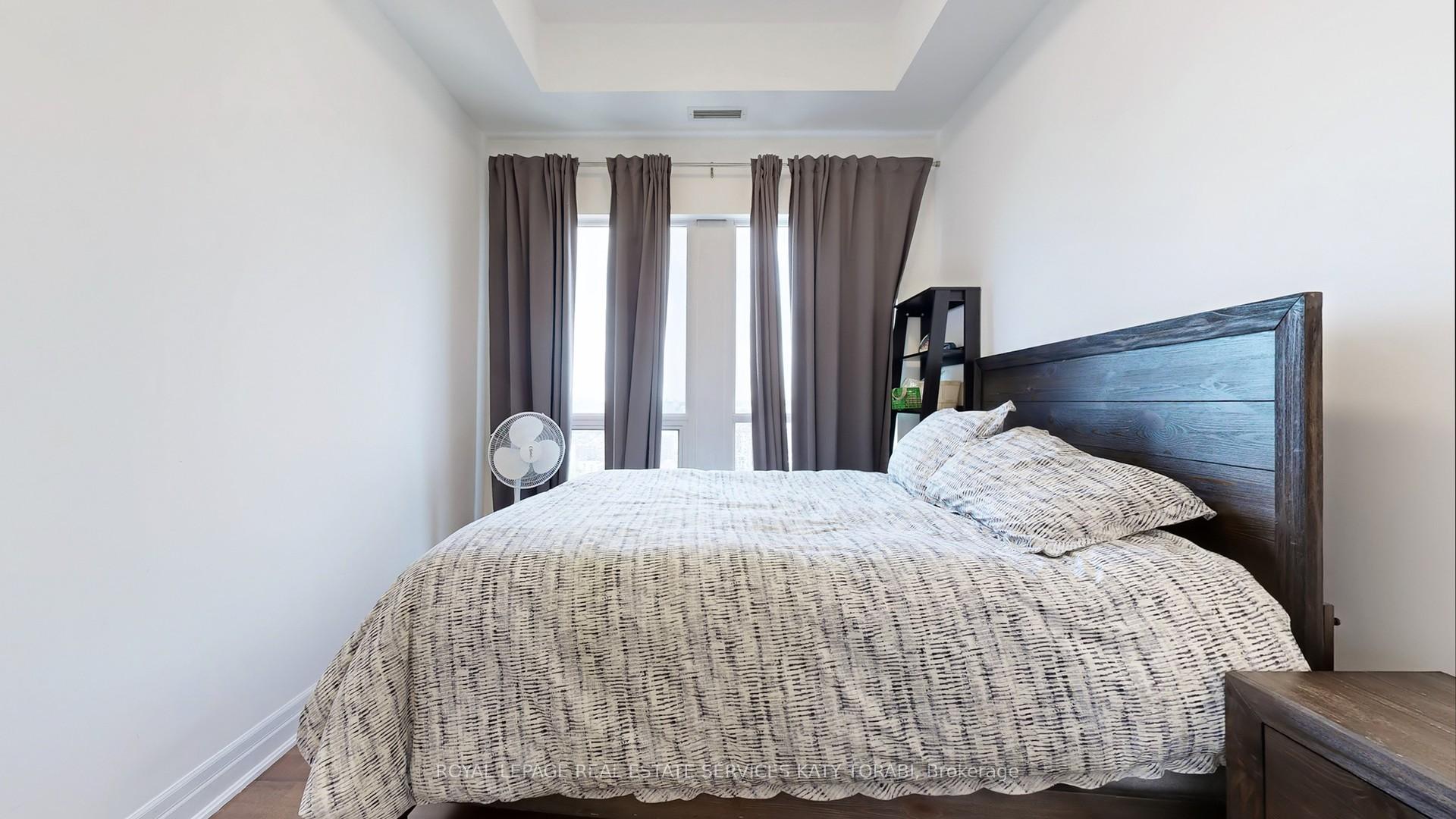 3 Bedrooms Condo at 628 Fleet, Toronto For sale
