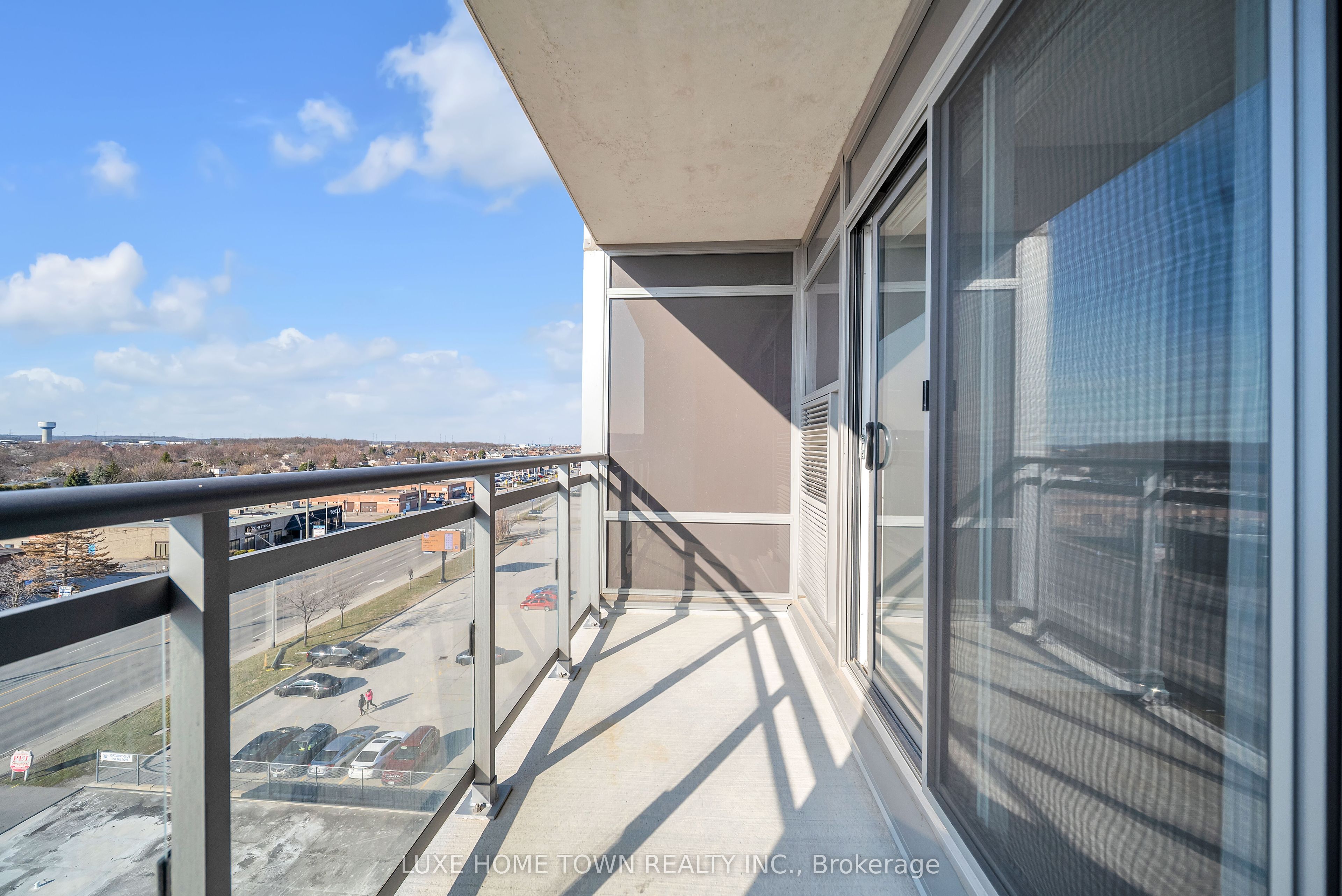 716 Main Street E, #801
