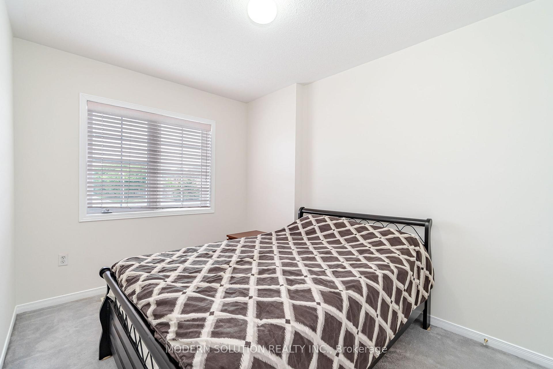 3 Bedrooms Condo at 525 Novo Star, Mississauga For sale