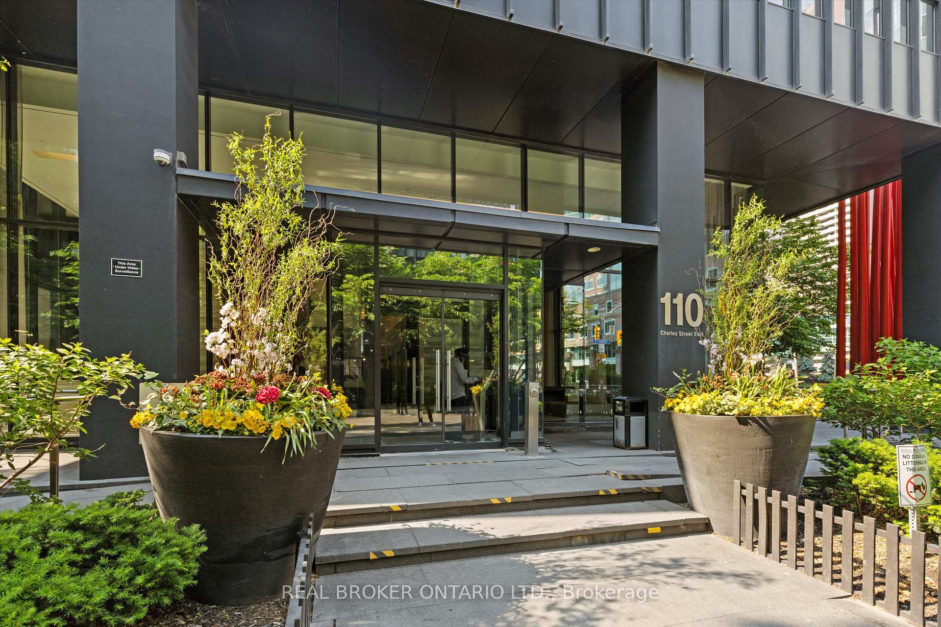 1 Bedroom Condo at 110 Charles, Toronto For sale