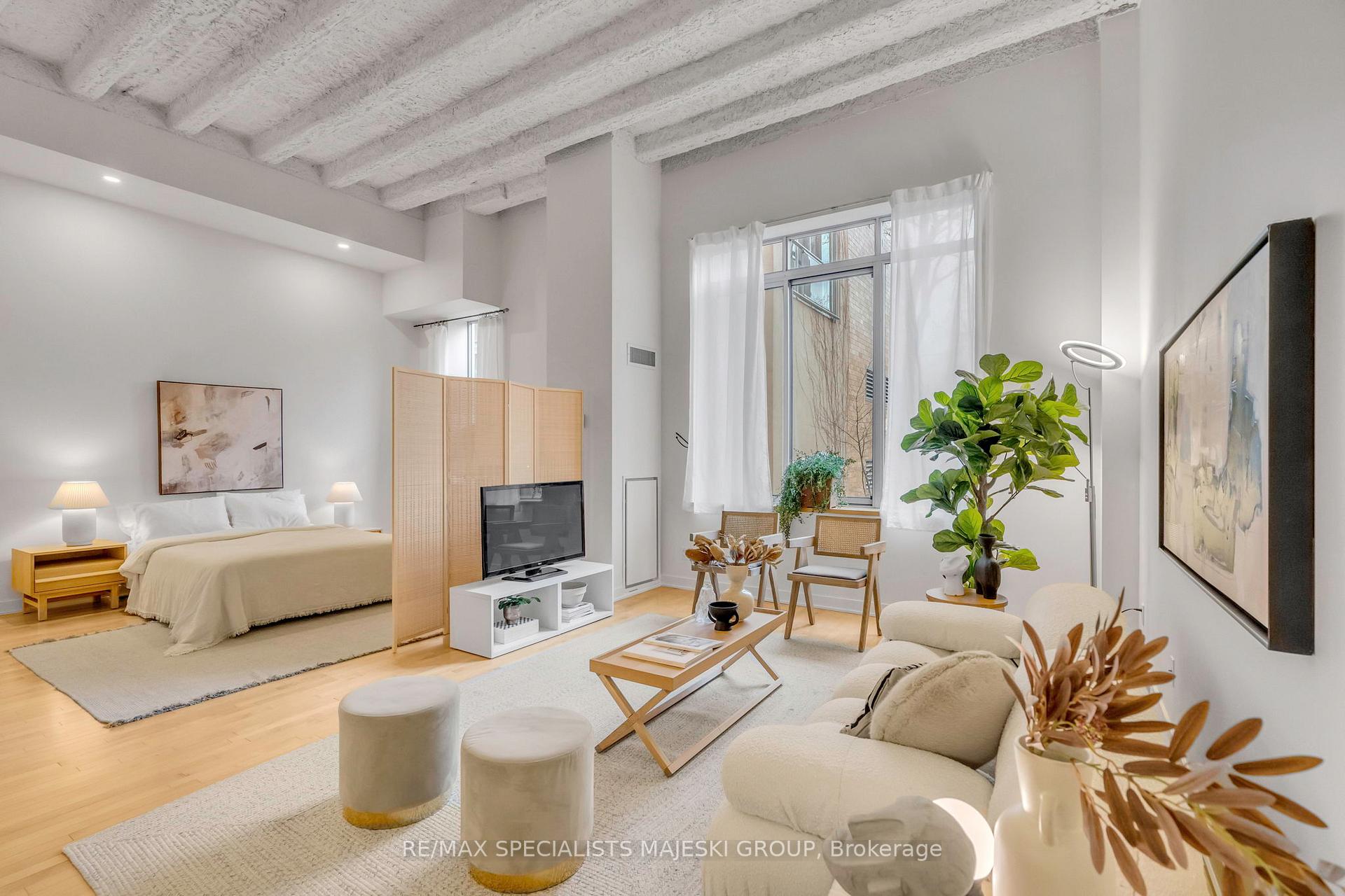 3 Bedrooms Condo at 21 Nassau,  Toronto For sale