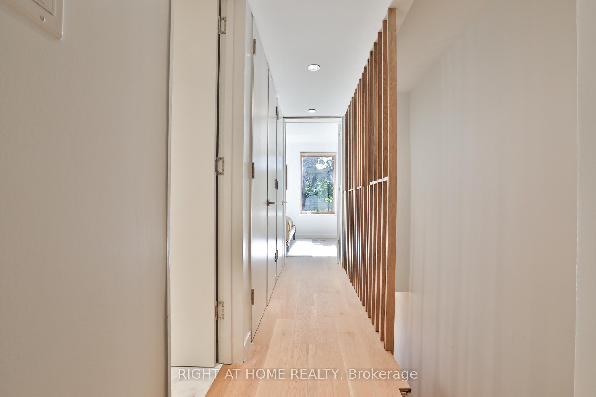 2 Bedrooms Condo at 225 Brunswick, Toronto For sale
