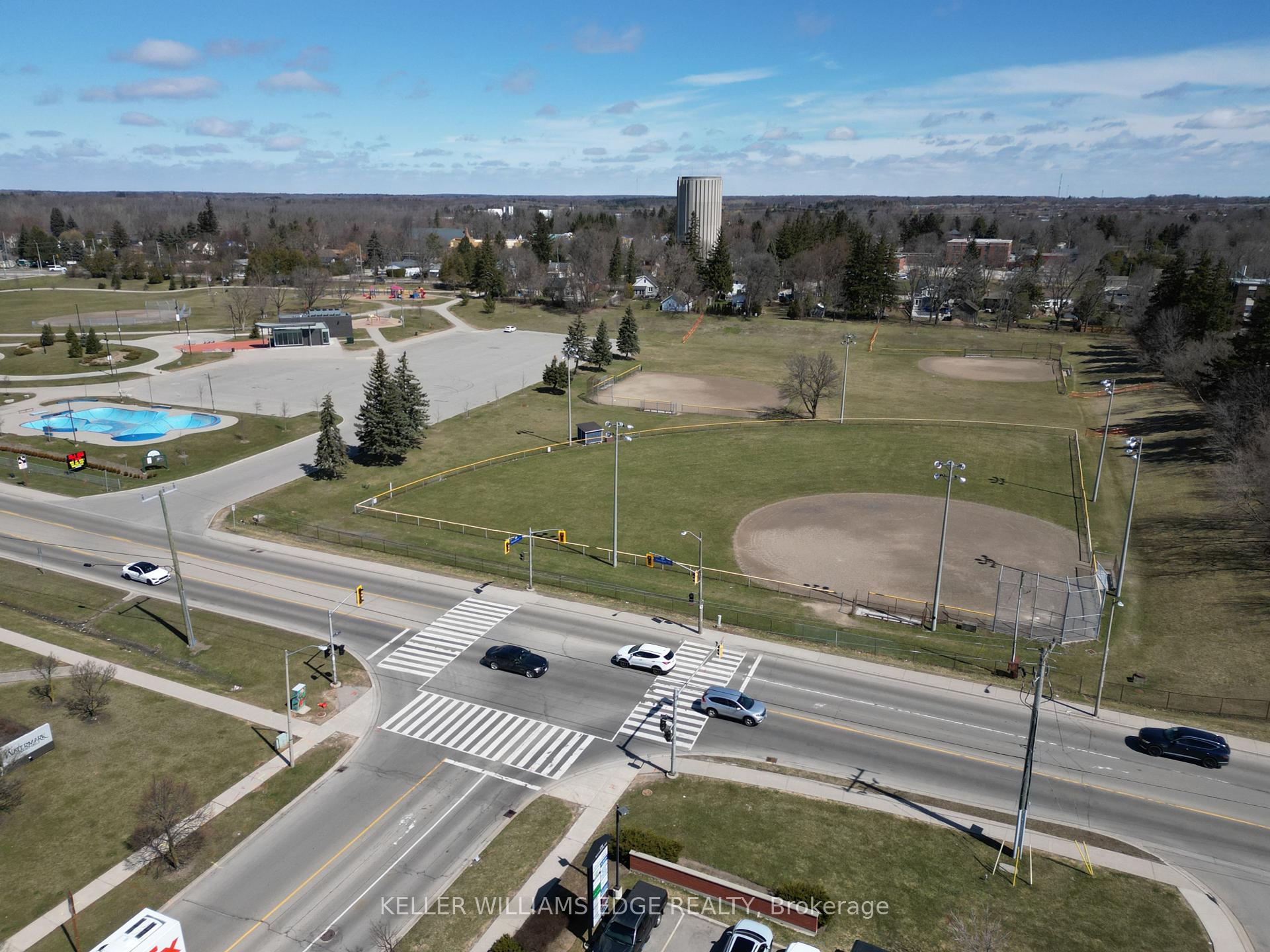 2 Bedrooms Condo at 170 Rockhaven,  Hamilton For sale
