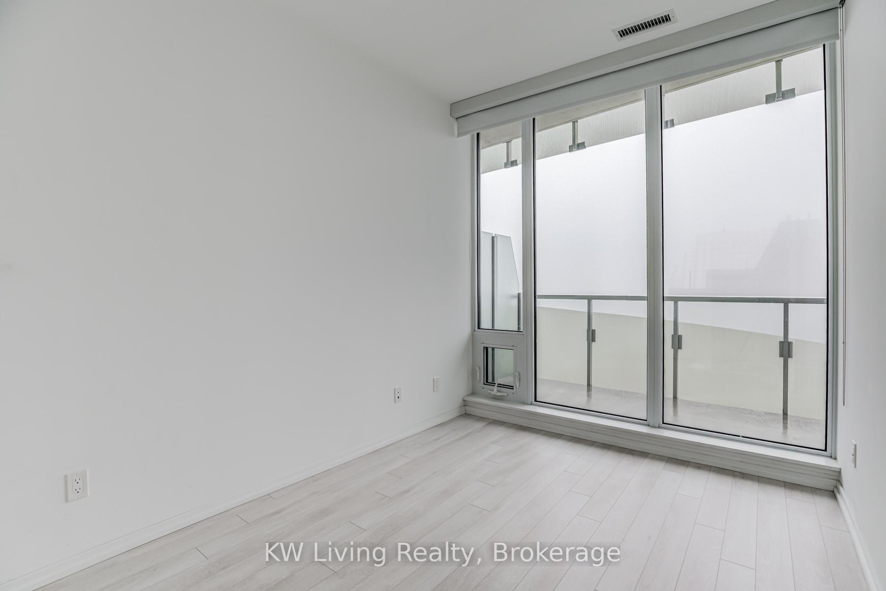 1 Bedroom Condo at 197 Yonge, Toronto For sale