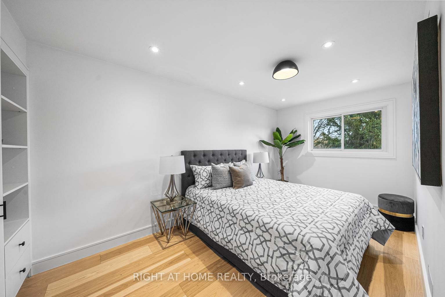 93 Pemberton Road