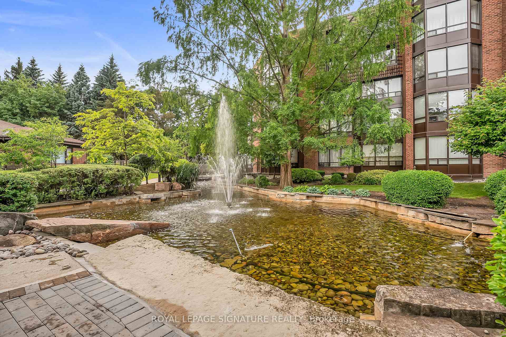 2 Bedrooms Condo at 245 The Donway, Toronto For sale