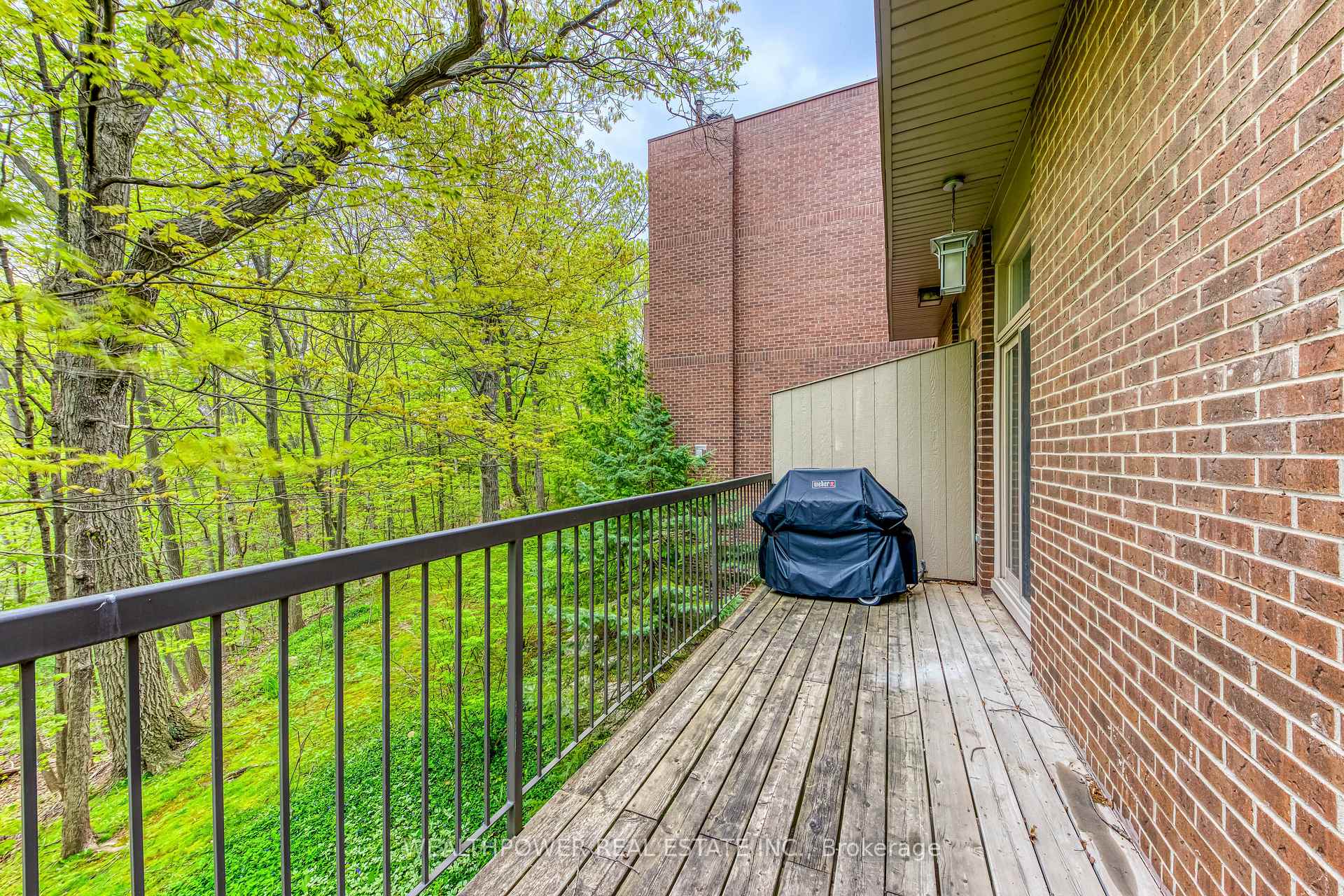 3 Bedrooms Condo at 1250 Marlborough, Oakville For sale