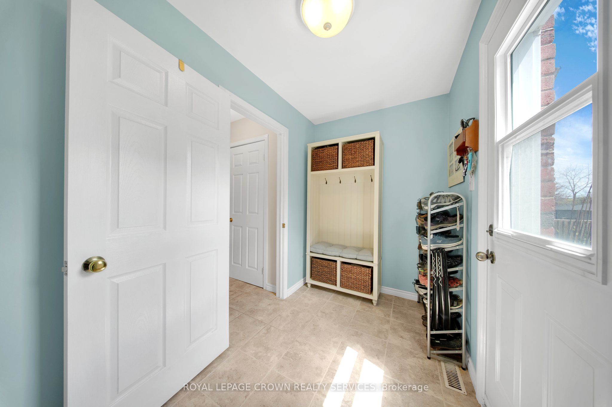 383 Ashworth Drive