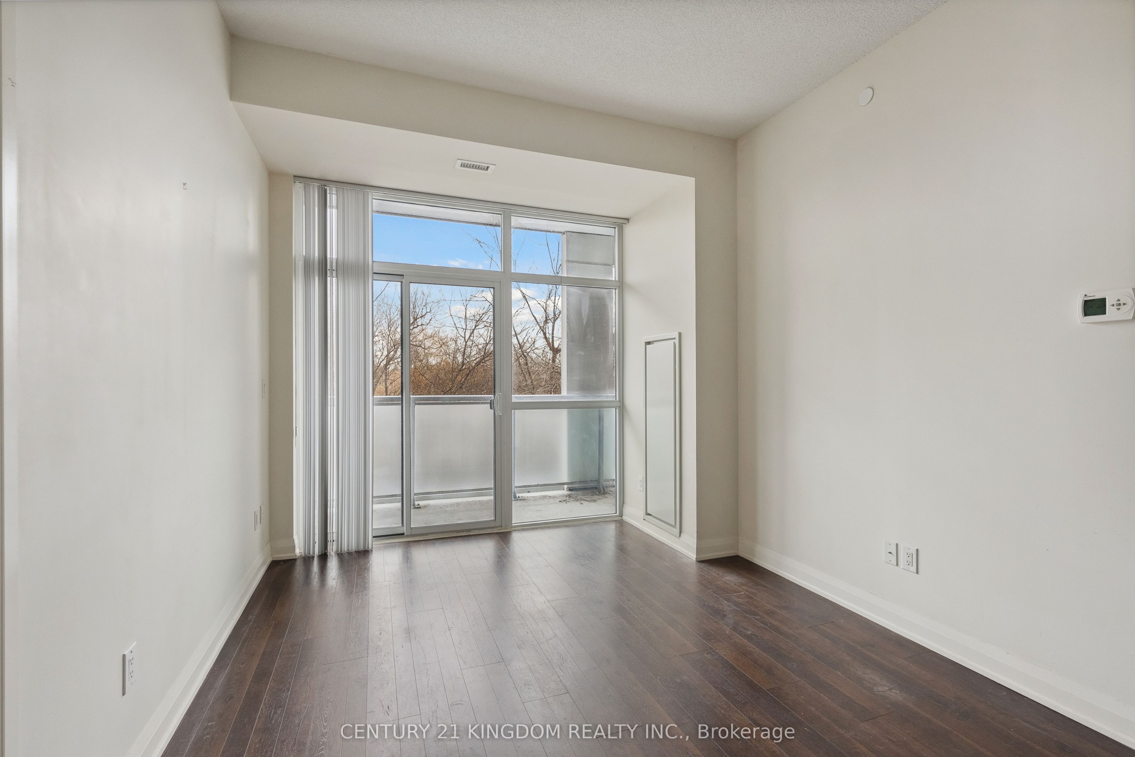 8763 bayview Avenue, #233