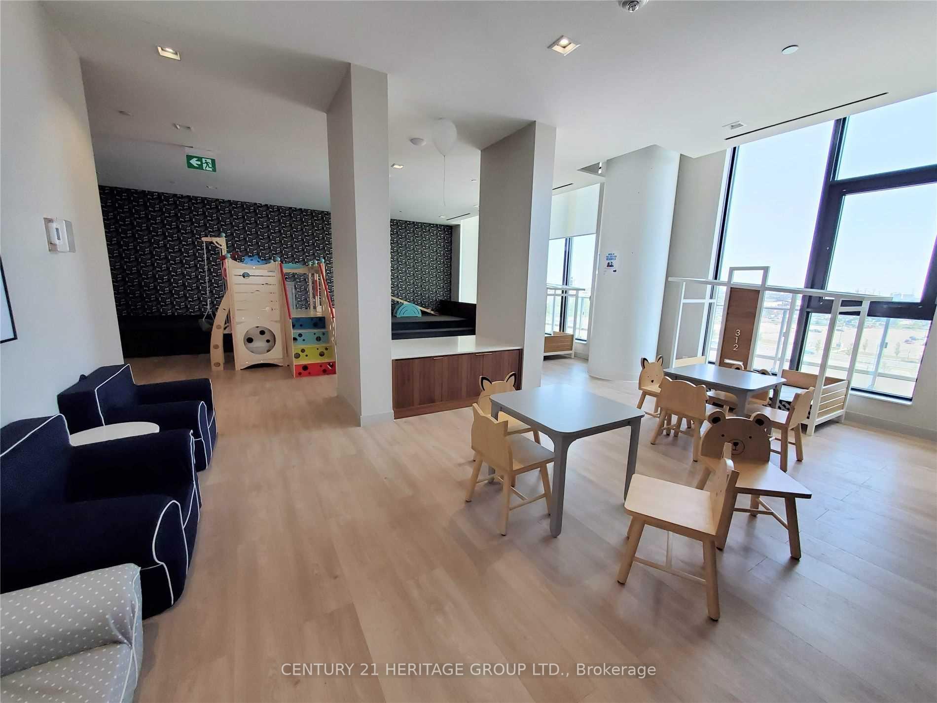 2 Bedrooms Condo at 950 PORTAGE,  Vaughan For sale