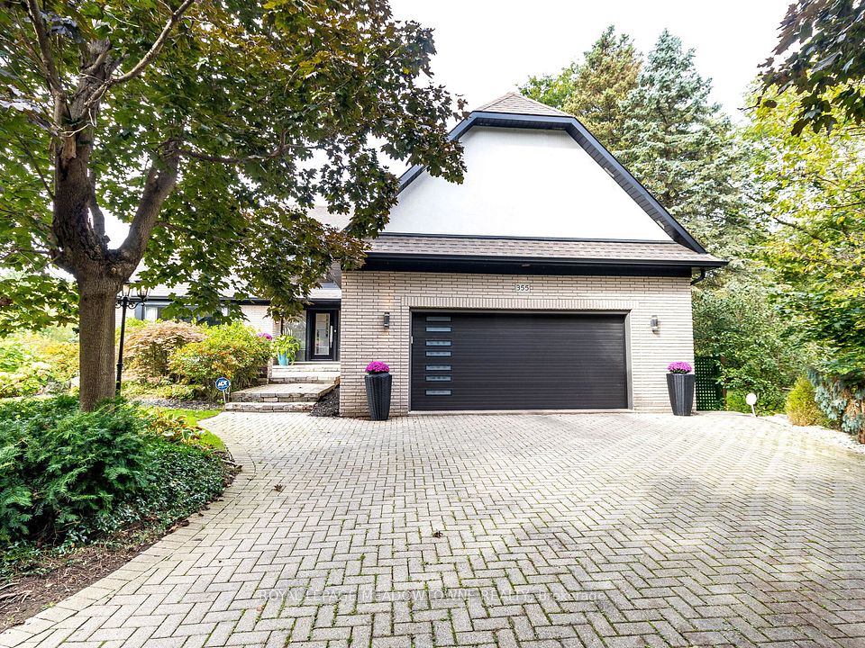 355 Golf Links Road, Hamilton, ON L9G 4G6