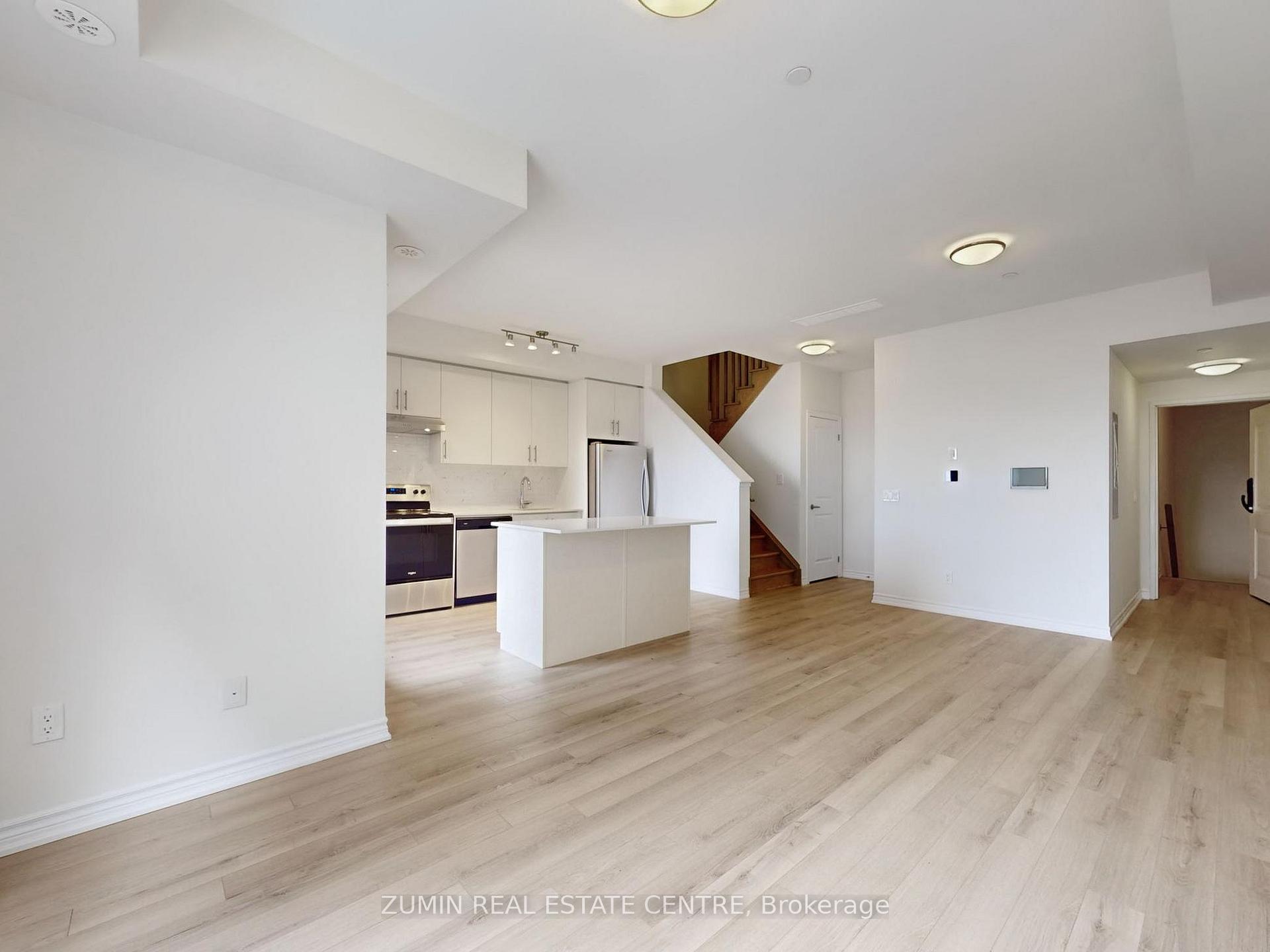 2 Bedrooms Condo at 349 Wheat Boom, Oakville For sale