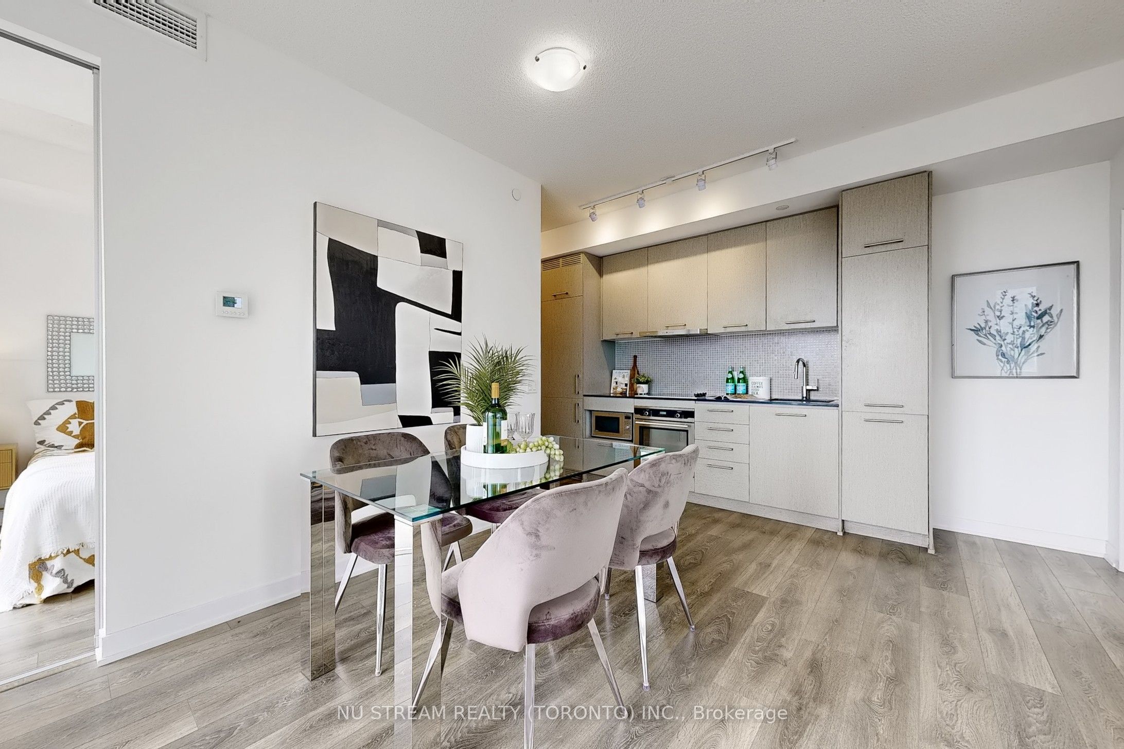 87 Peter Street, #2302