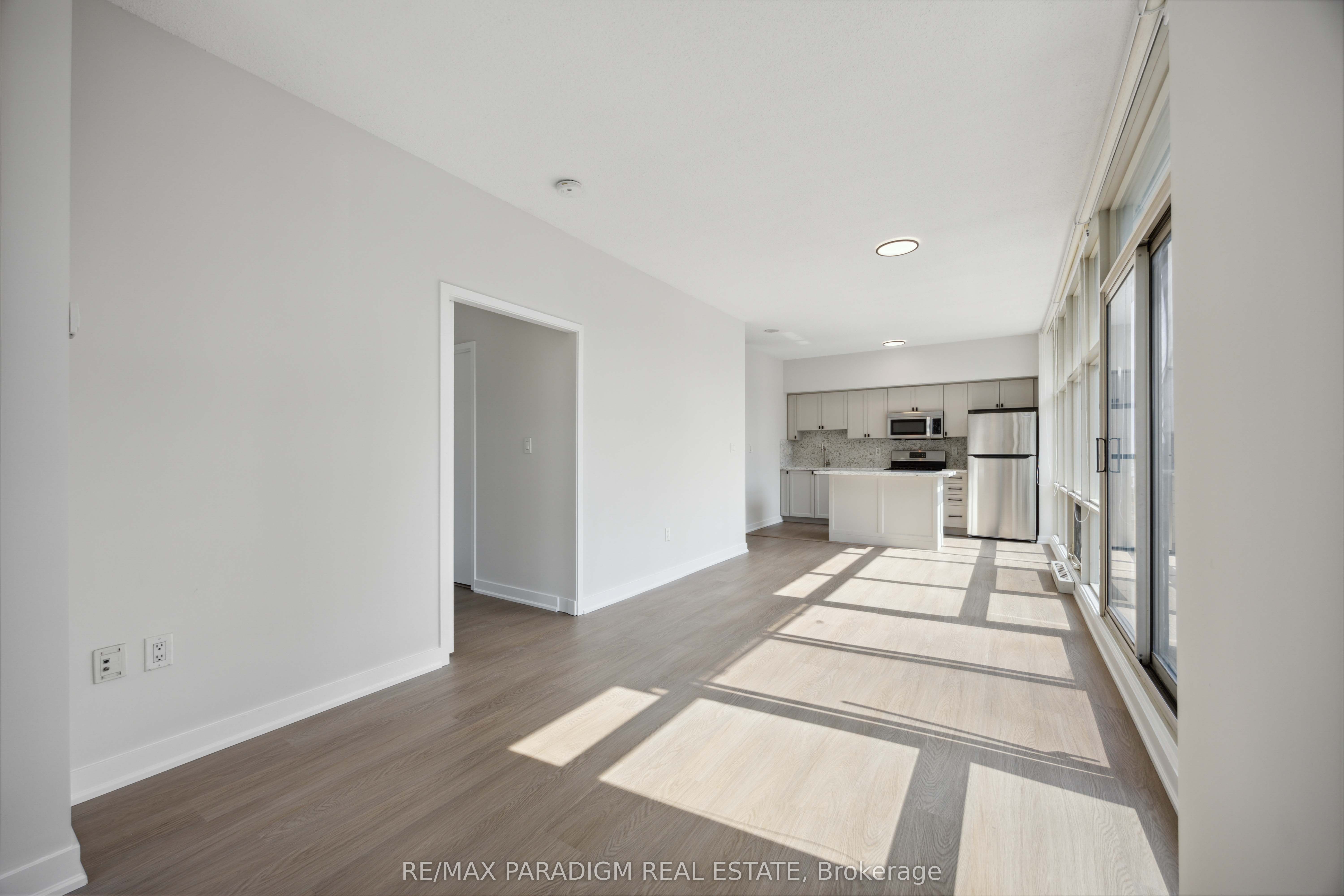9 Spadina Avenue, #611