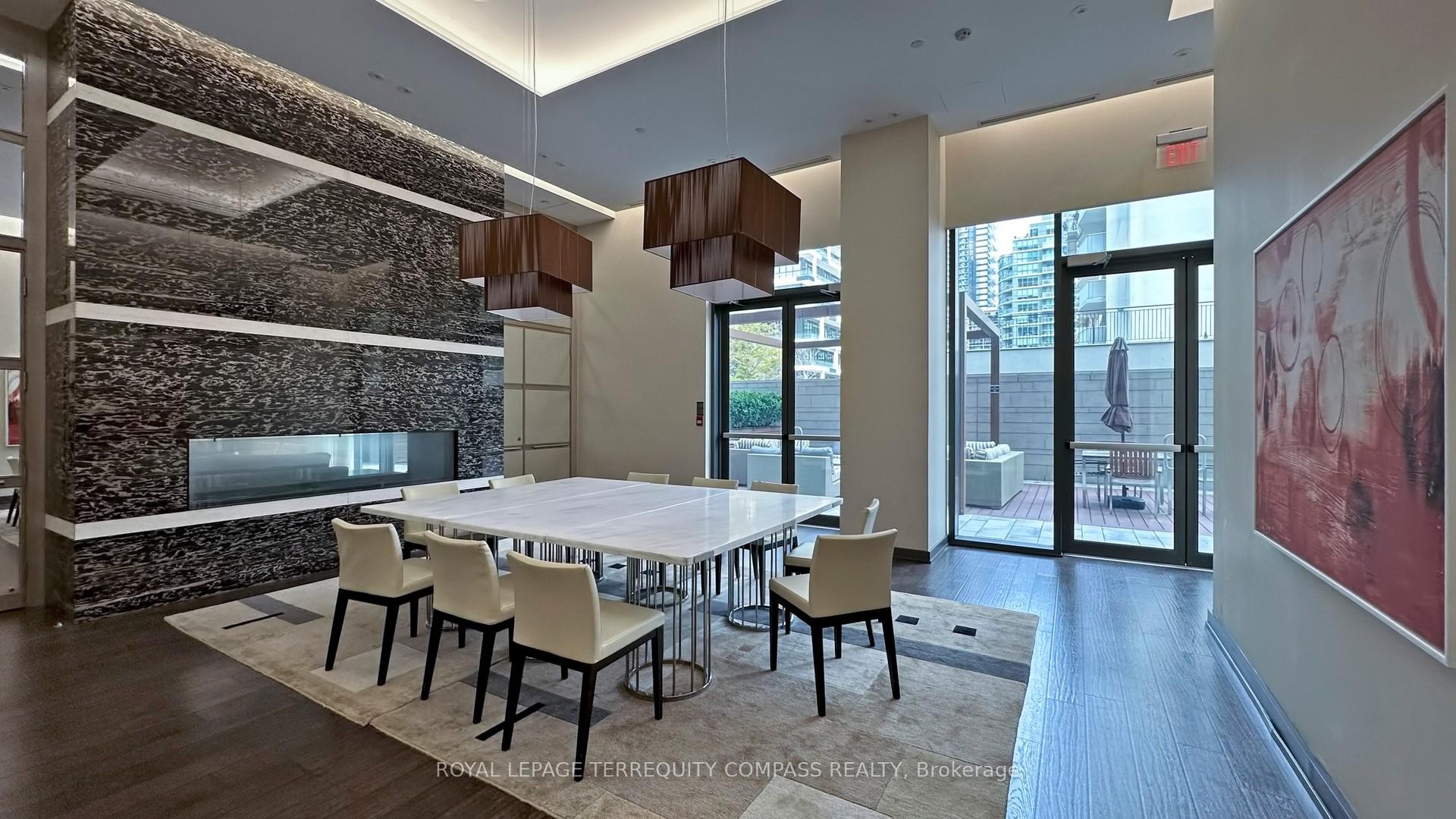 2 Bedrooms Condo at 70 Roehampton,  Toronto For sale