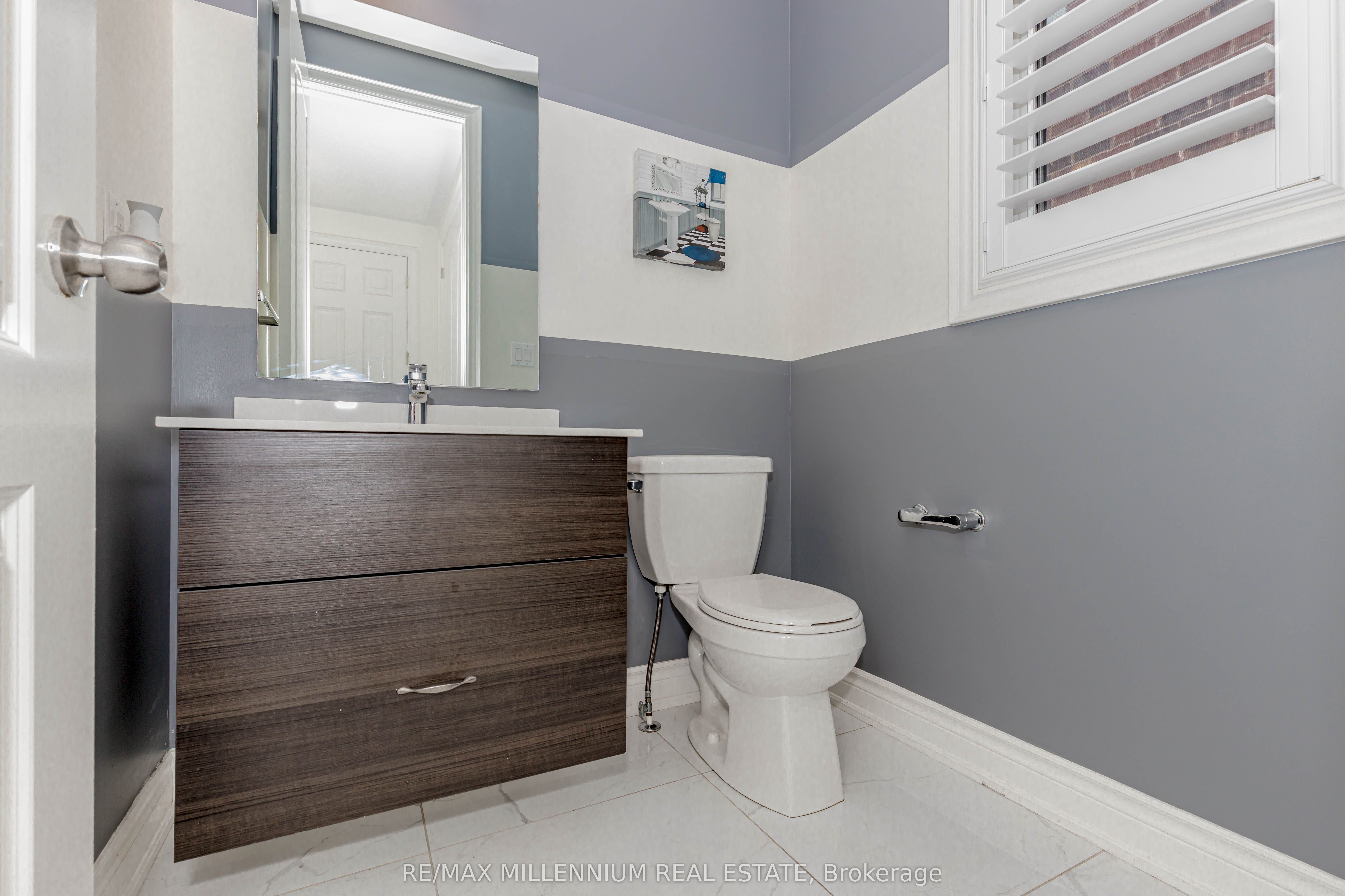 1238 Bowell Crescent