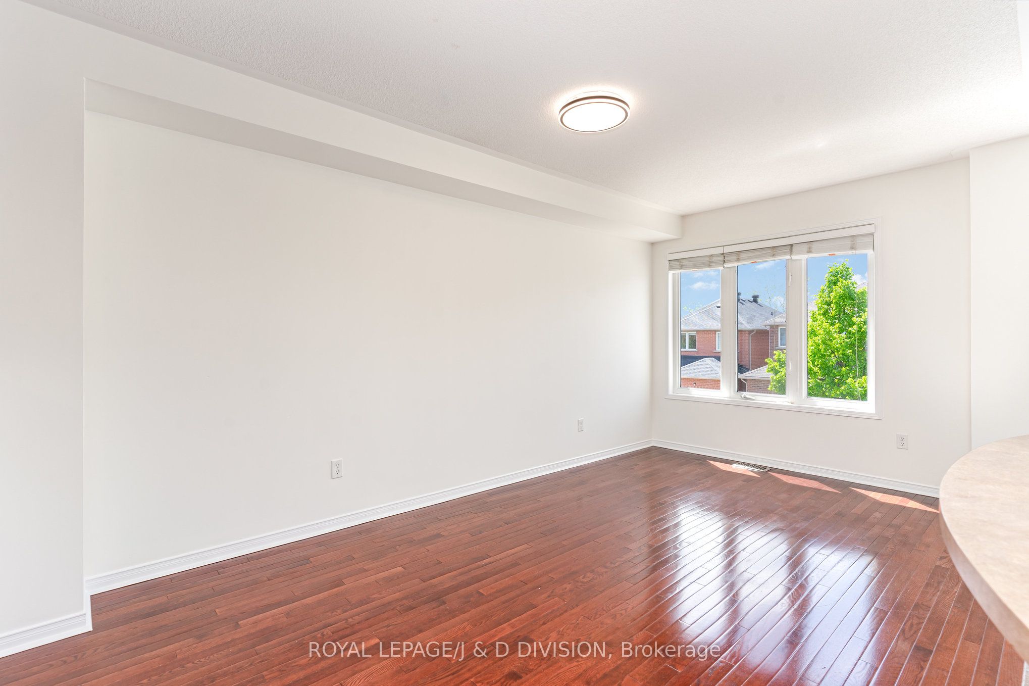 8 John Allan Cameron Street