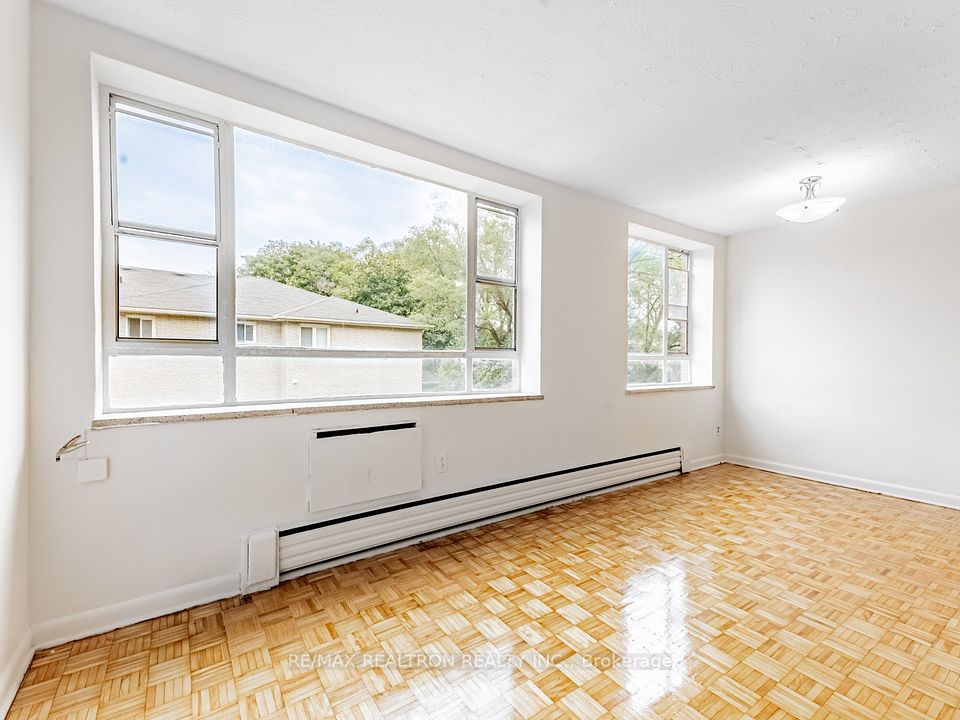 2895 Bathurst