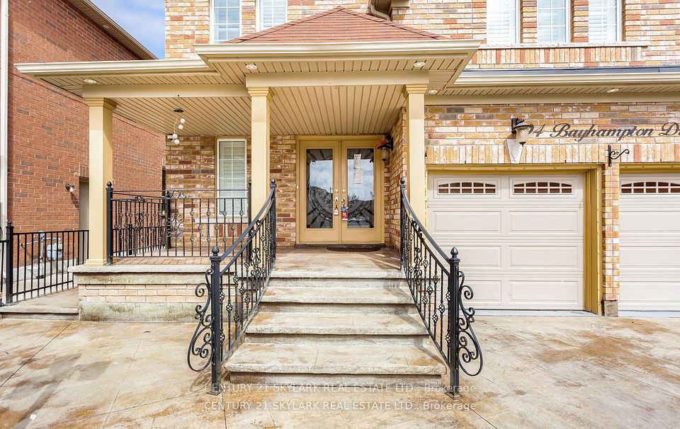 94 Bayhampton Drive, Brampton, ON L6P 3A9