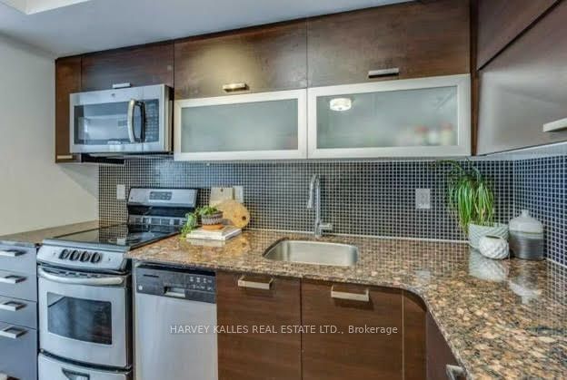 36 Lisgar Street 1706W