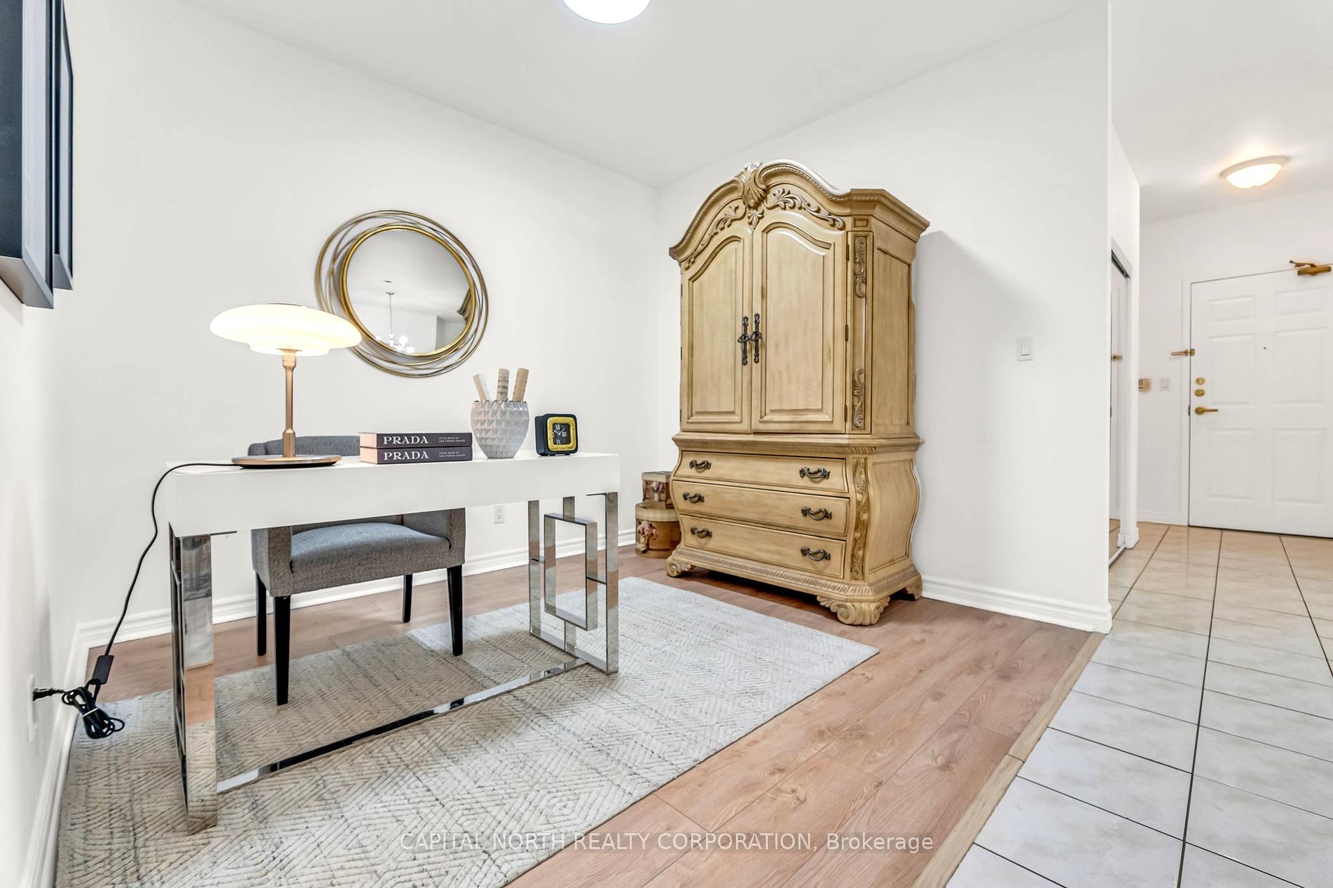 3 Bedrooms Condo at 33 Wallace, Vaughan For sale
