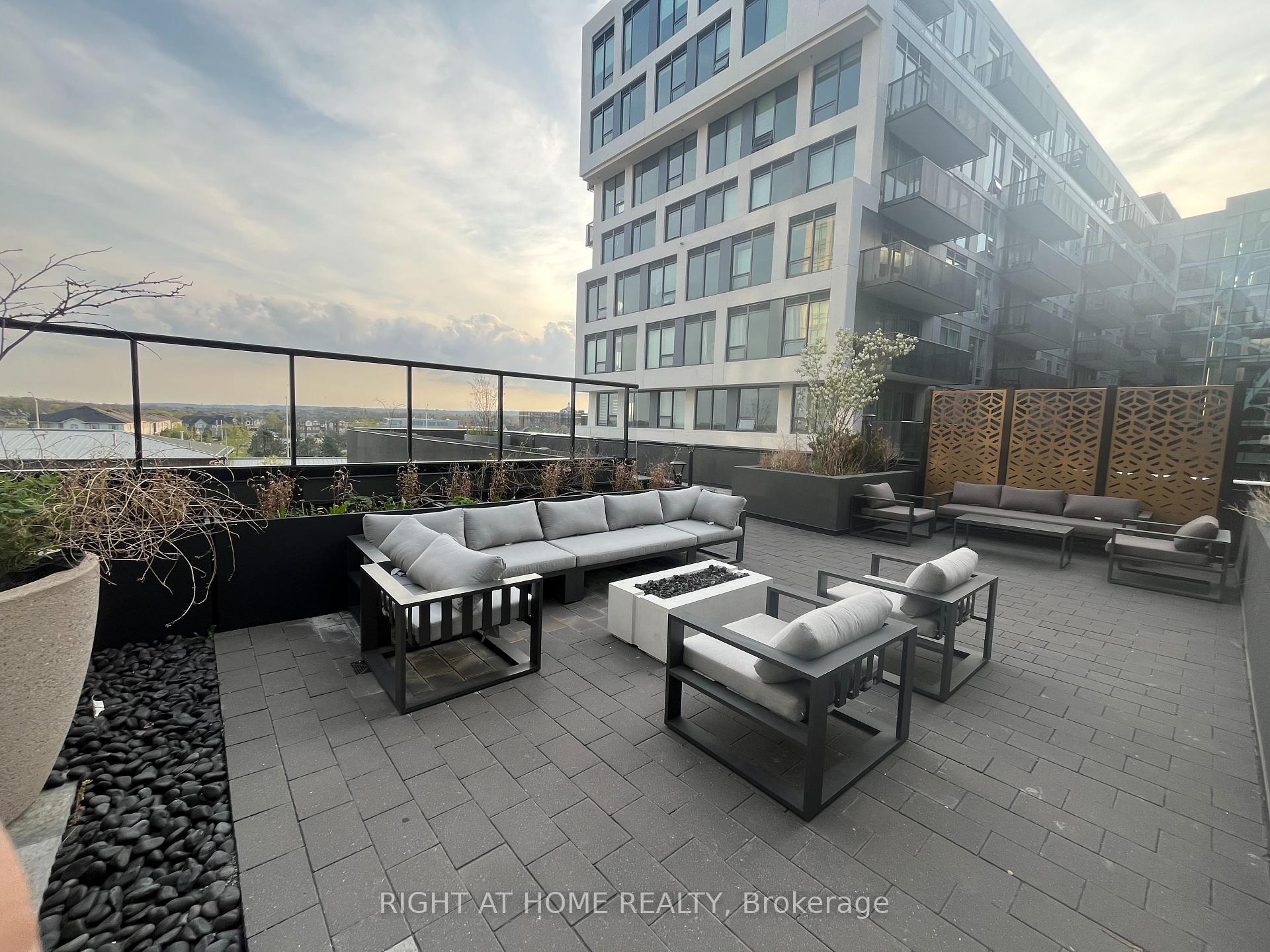 1 Bedroom Condo at 3005 Pine Glen, Oakville For sale