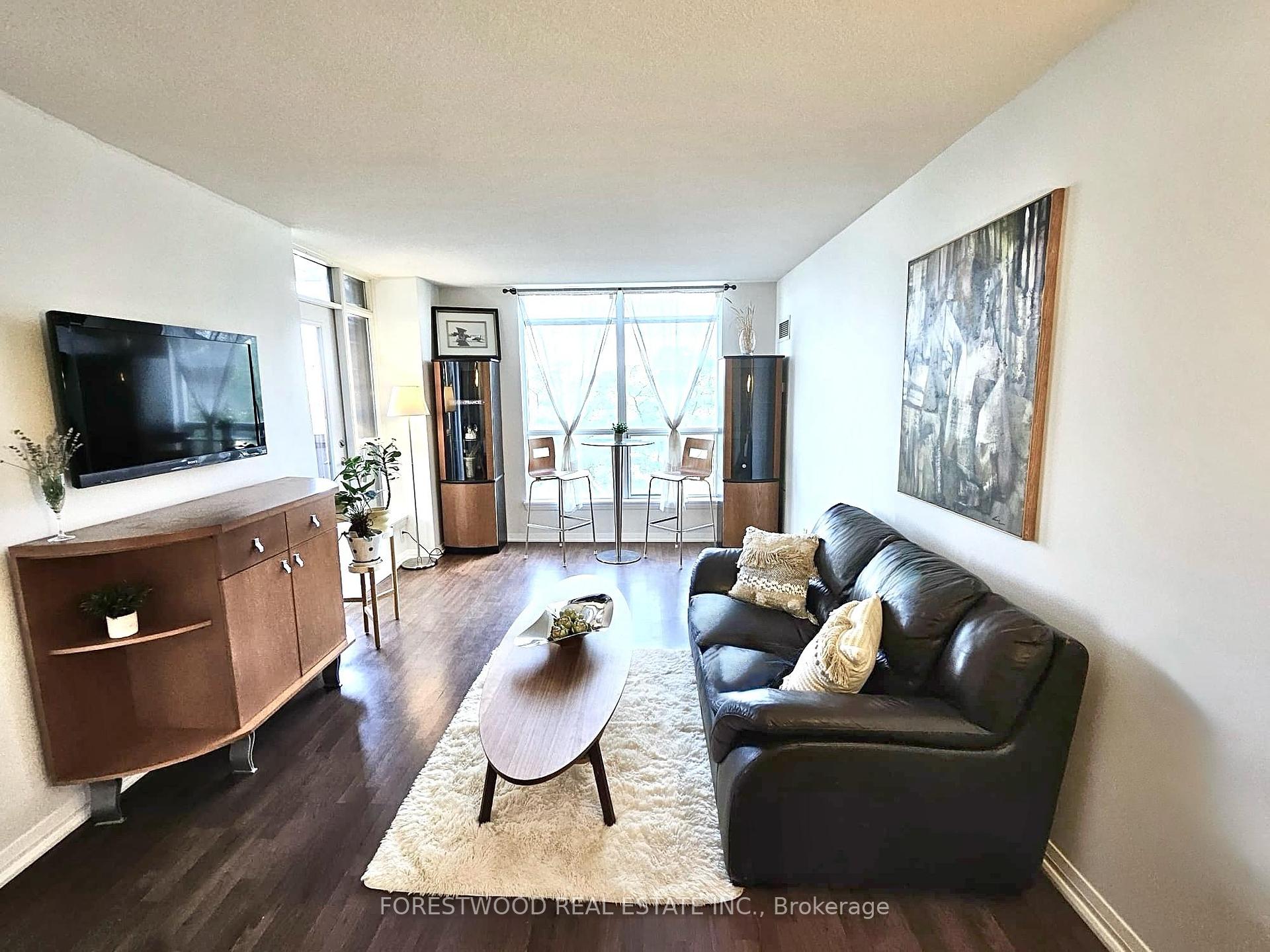 3 Bedrooms Condo at 220 Forum, Mississauga For sale