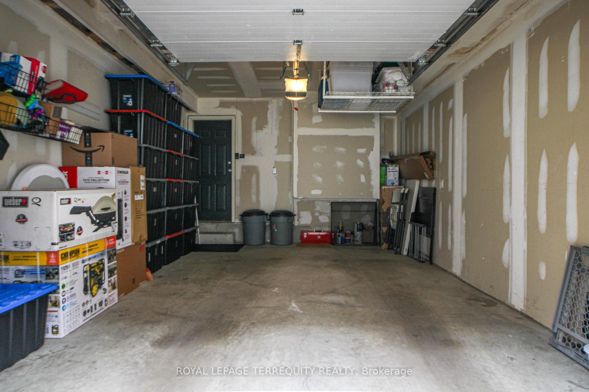 3 Bedrooms Condo at 25 Laidlaw, Toronto For sale